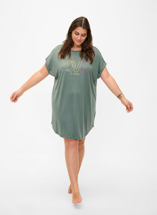 Chemise de nuit à manches courtes avec imprimé de texte, Balsam Green Love, Model image number 2