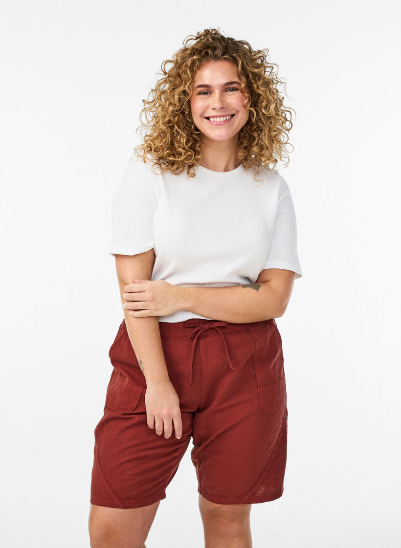 Short en coton ample avec poches, Bordeaux, Model image number 0