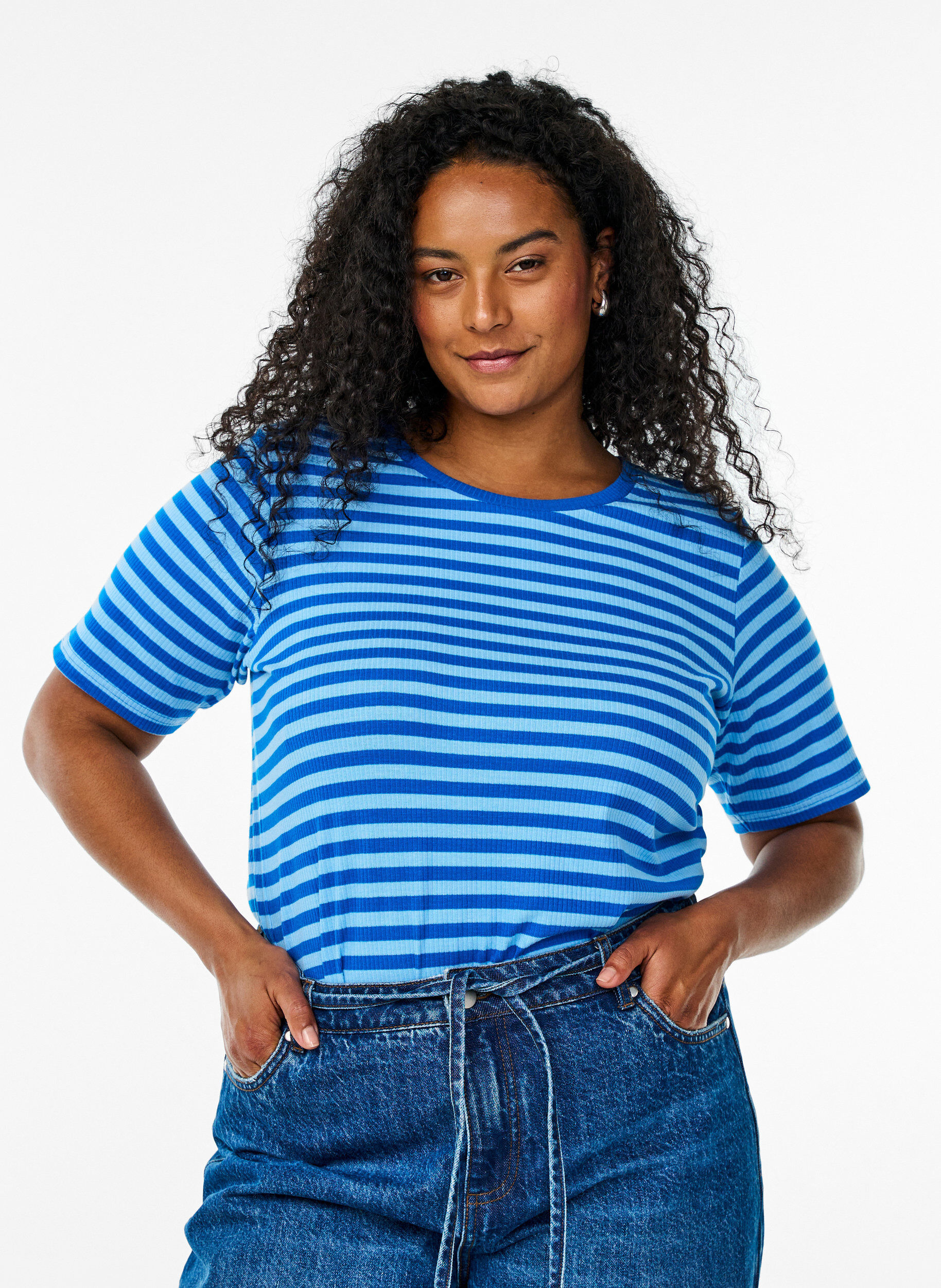 ZizziT-shirt ray&eacute; &agrave; texture c&ocirc;tel&eacute;e, Bleu Clair, Model image number 0