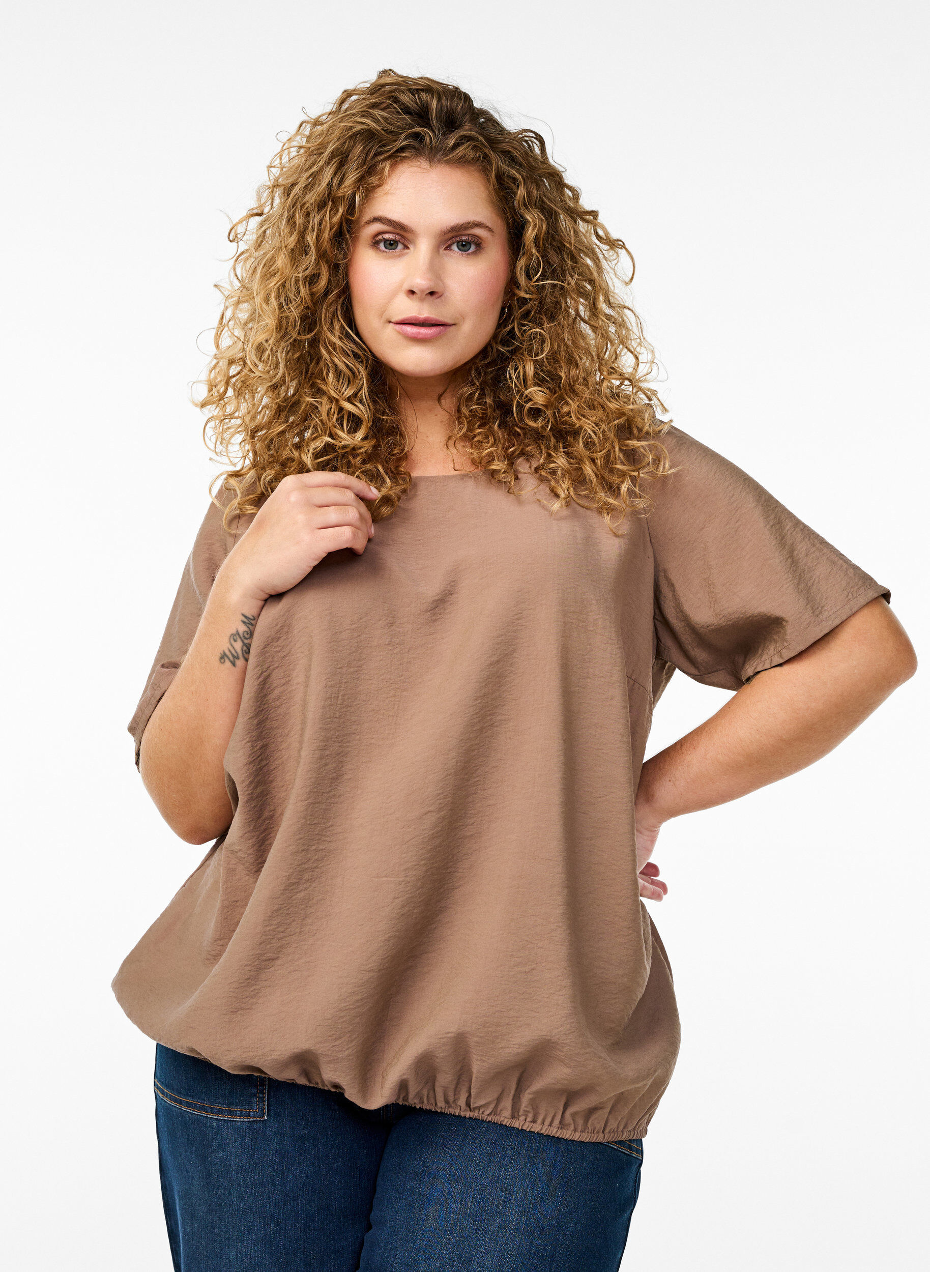Zizzi Blouse &agrave; manches courtes avec ourlet &eacute;lastique, Marron, Model image number 0