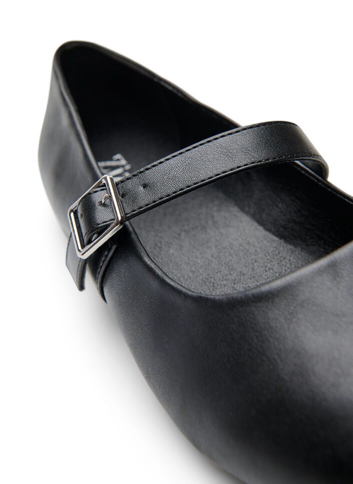 Ballerine en similicuir avec bride, Noir, Packshot