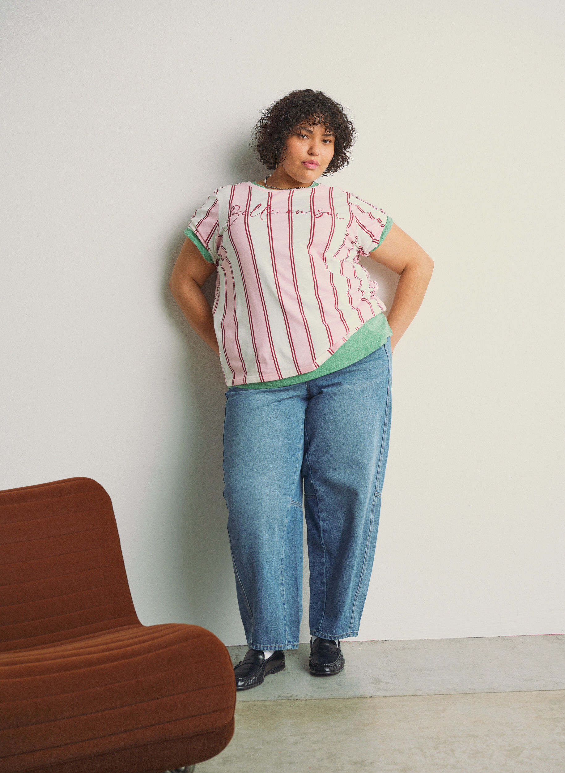 Zizzi T-shirt &agrave; rayures avec imprim&eacute; texte, Rose, Image image number 0