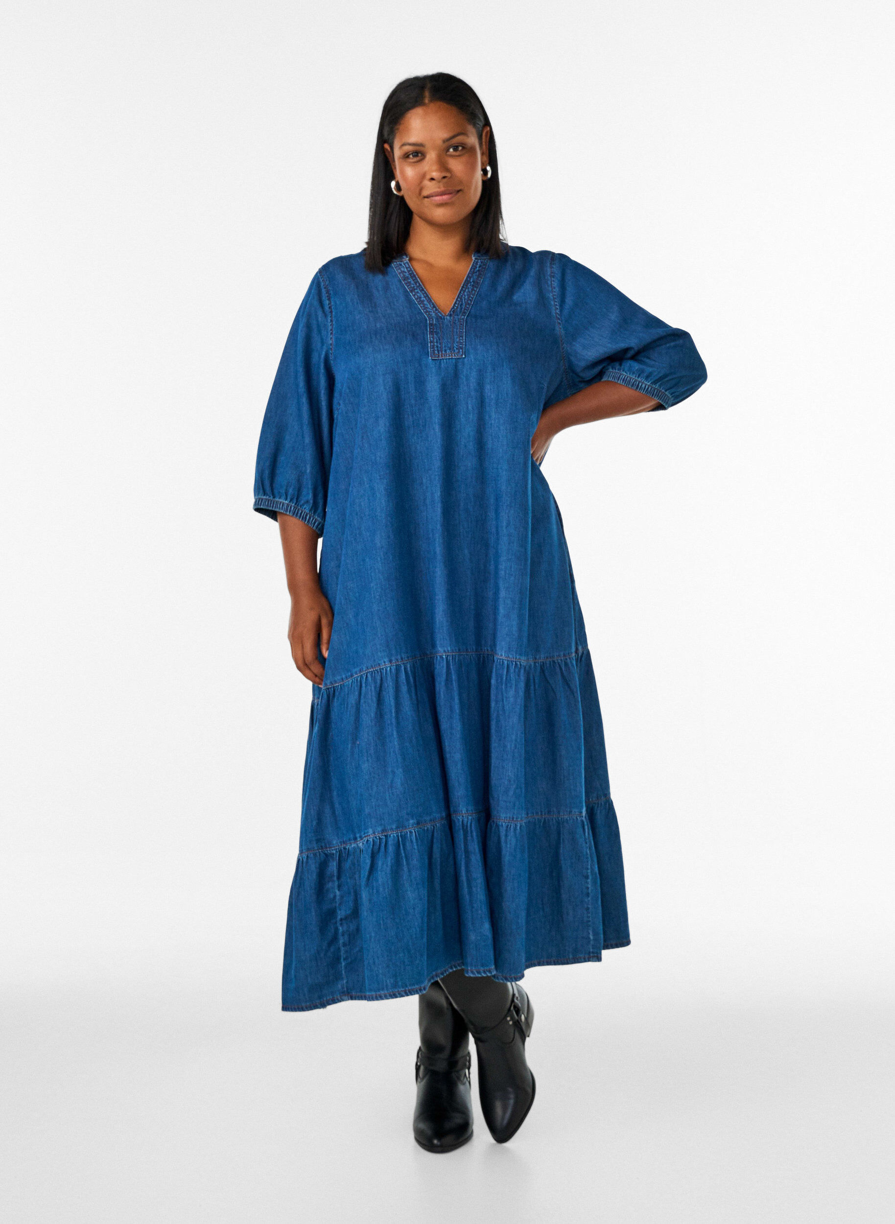 Robe longue en jean avec volants &eacute;tag&eacute;s, Bleu, Model