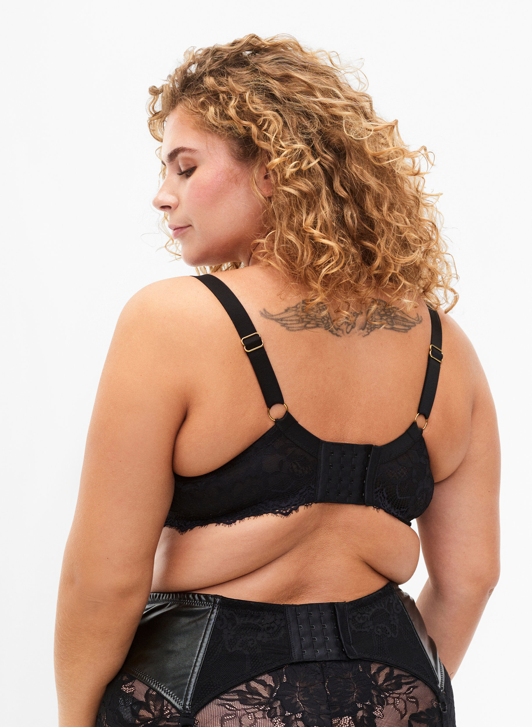 Zizzi  Soutien-gorge &agrave; armatures avec cha&icirc;nes, Black, Model image number 1