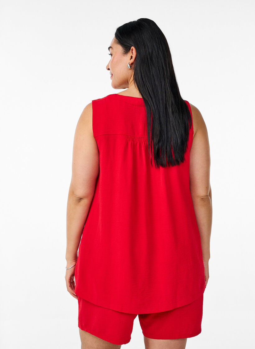Haut sans manches effet froiss&eacute;, Rouge, Model image number 2