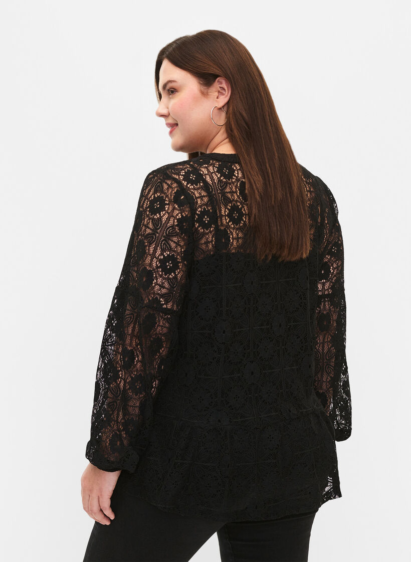 Blouse en dentelle avec détail de lacet, Black, Model image number 1