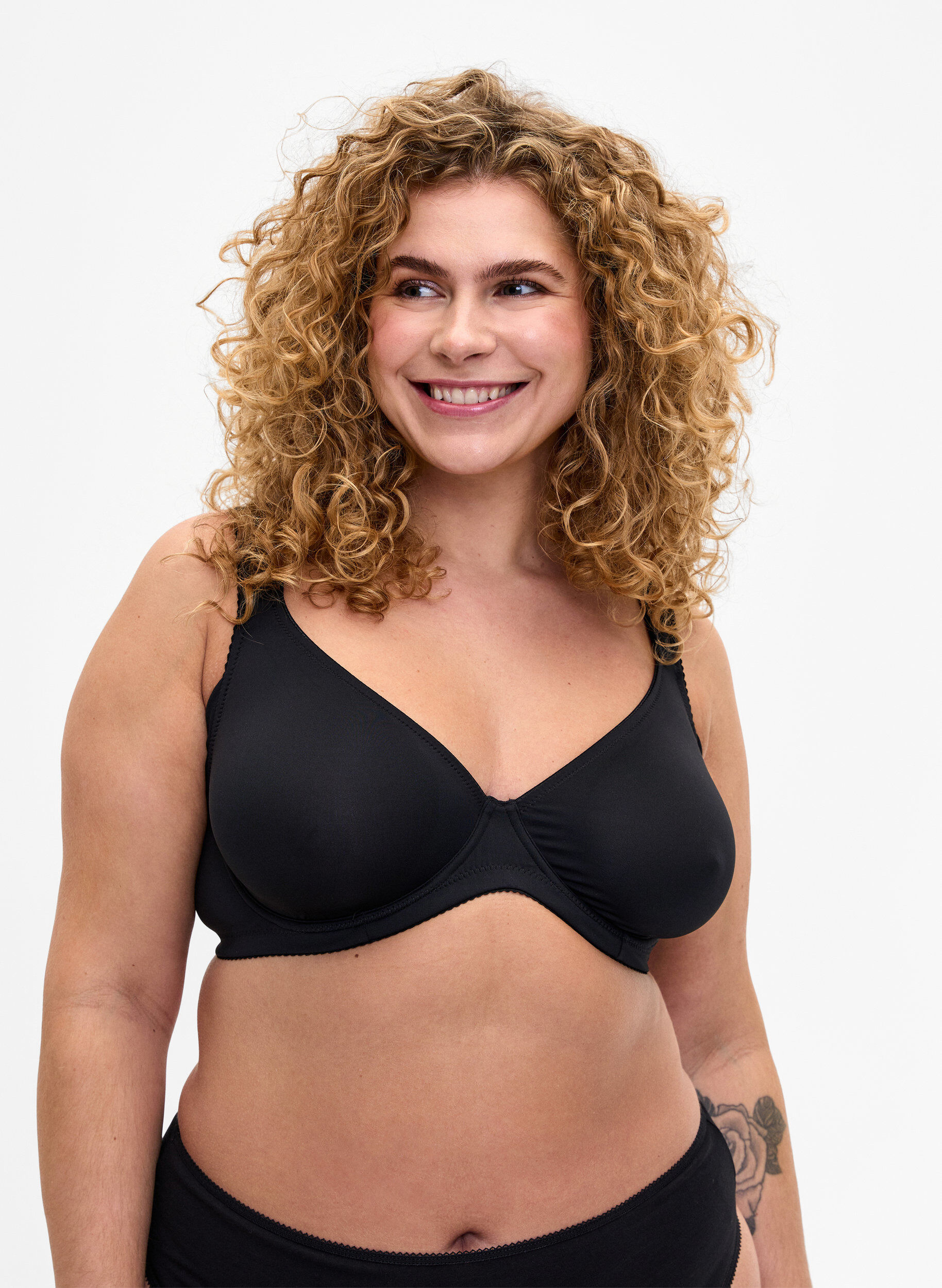 Zizzi Soutien-gorge uni &agrave; armatures, Black, Model image number 0