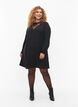 Robe avec détails en dentelle, Black, Model image number 2