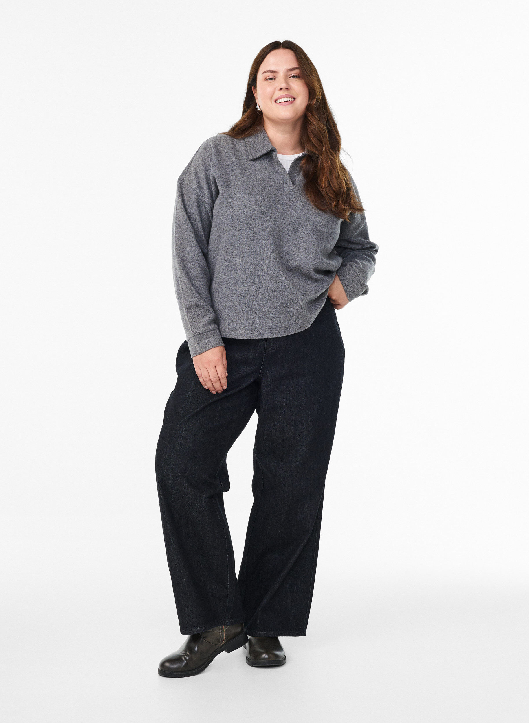 Zizzi Blouse en jersey avec col et d&eacute;collet&eacute; en V, Gris anthracite, Model image number 1