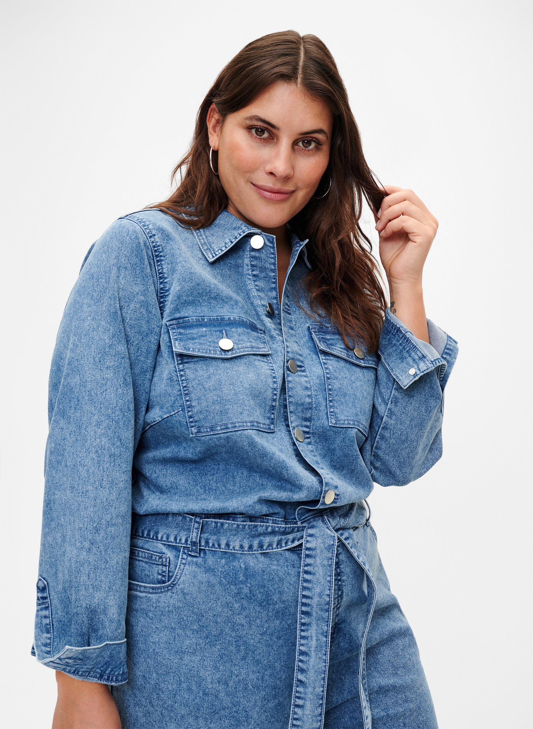 Zizzi Combinaison en denim &agrave; manches longues, Light Blue Denim, Model image number 2