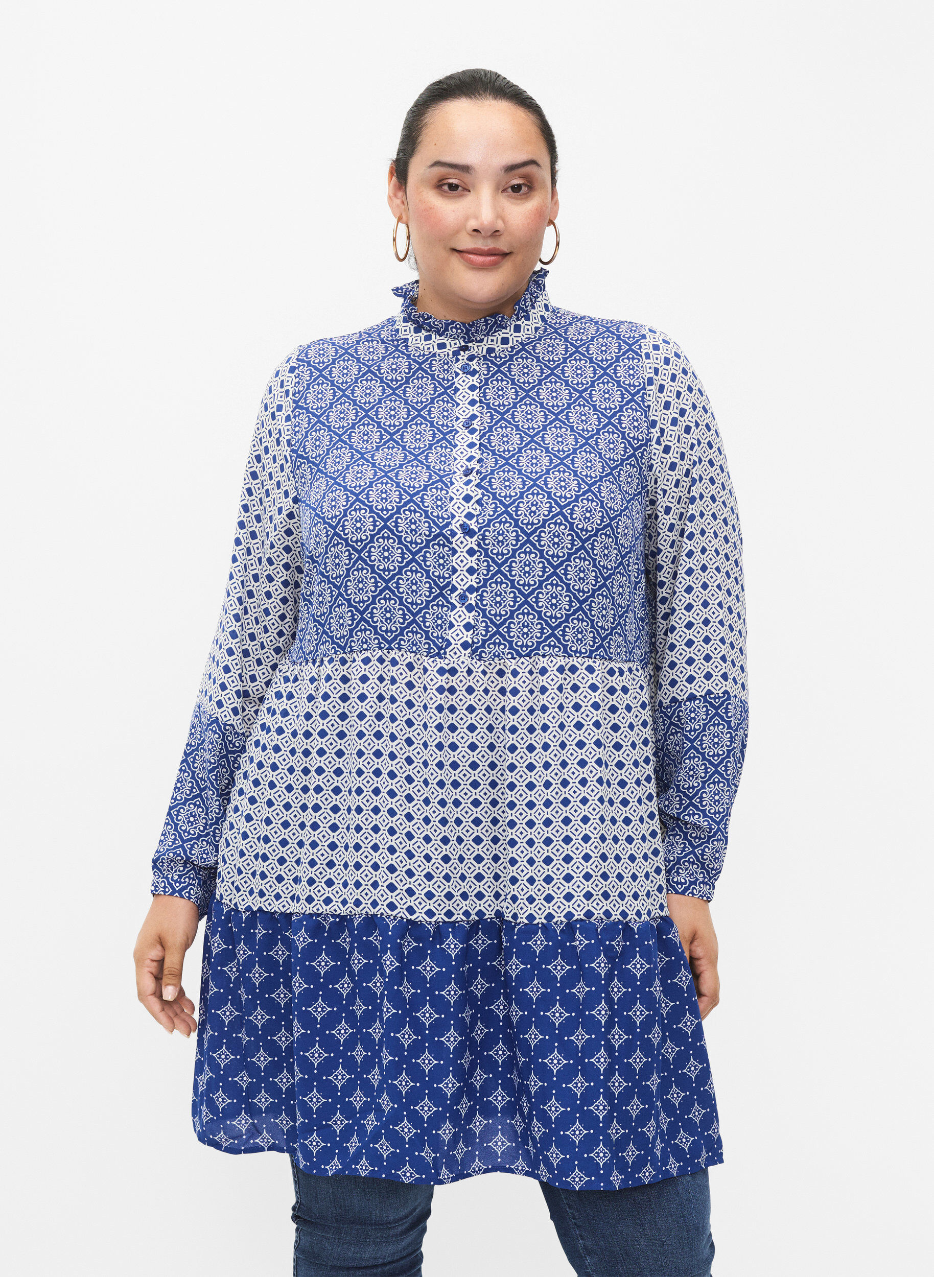 Zizzi Robe trap&egrave;ze avec motifs et lignes de coupe, Blue AOP, Model image number 0