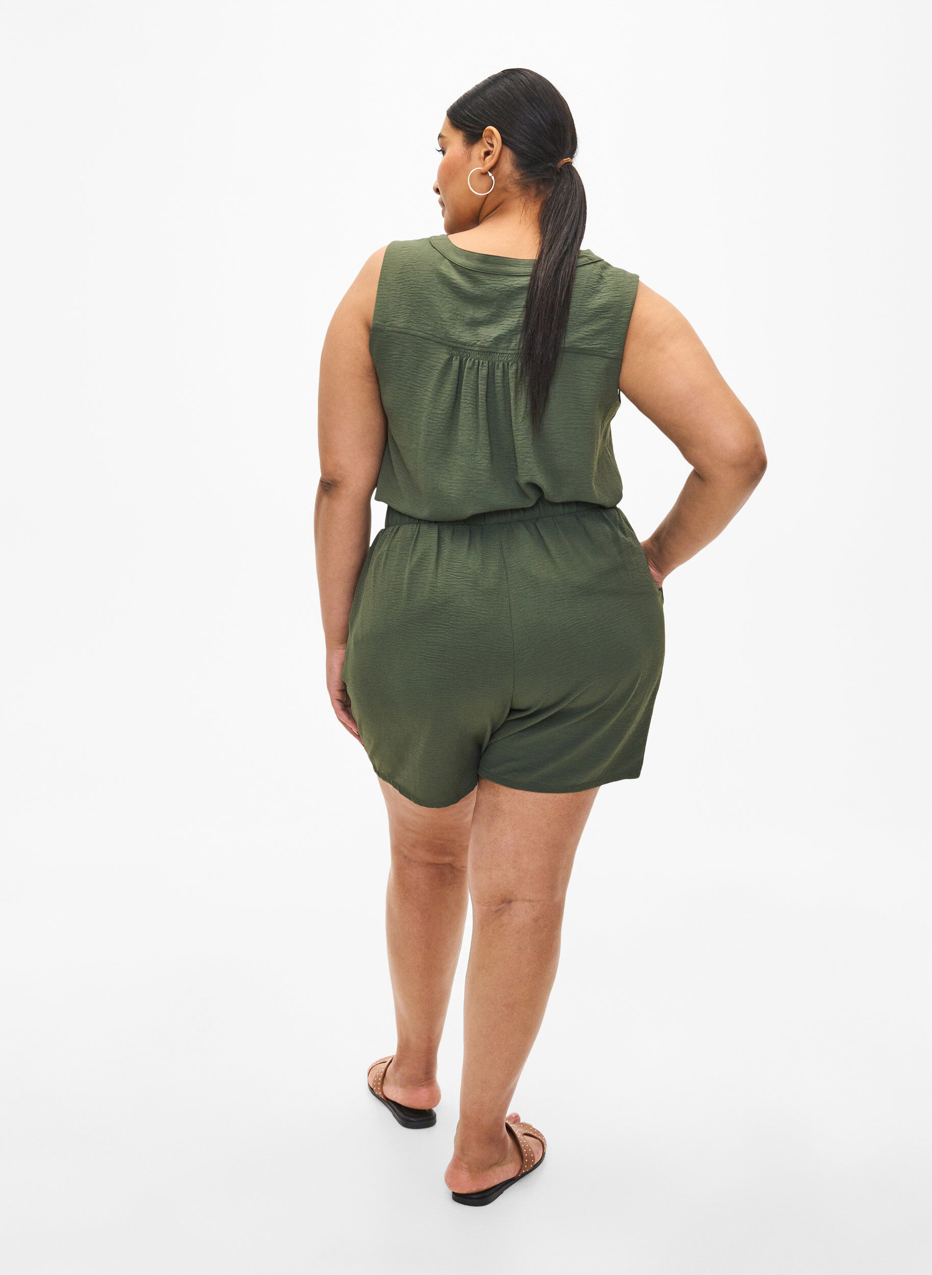 ZizziShort avec poches et ceinture &eacute;lastique, Vert, Model image number 2