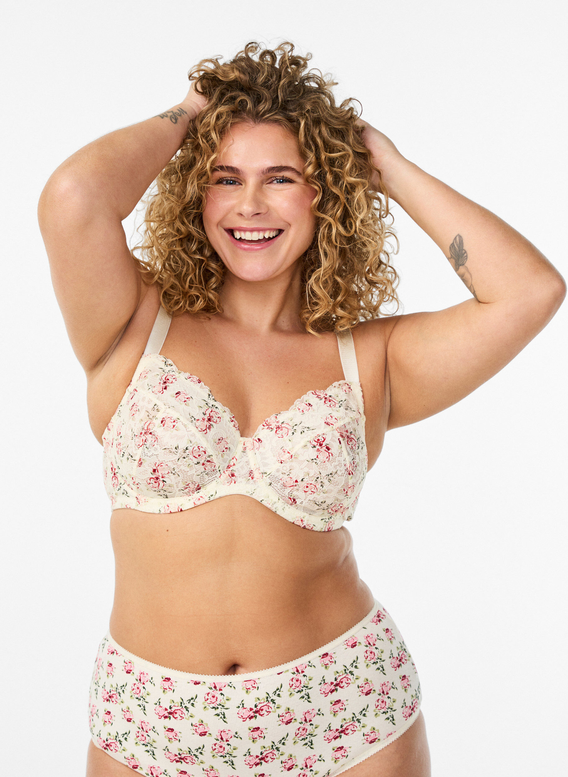 Soutien-gorge embo&icirc;tant en dentelle florale, Blanc, Model
