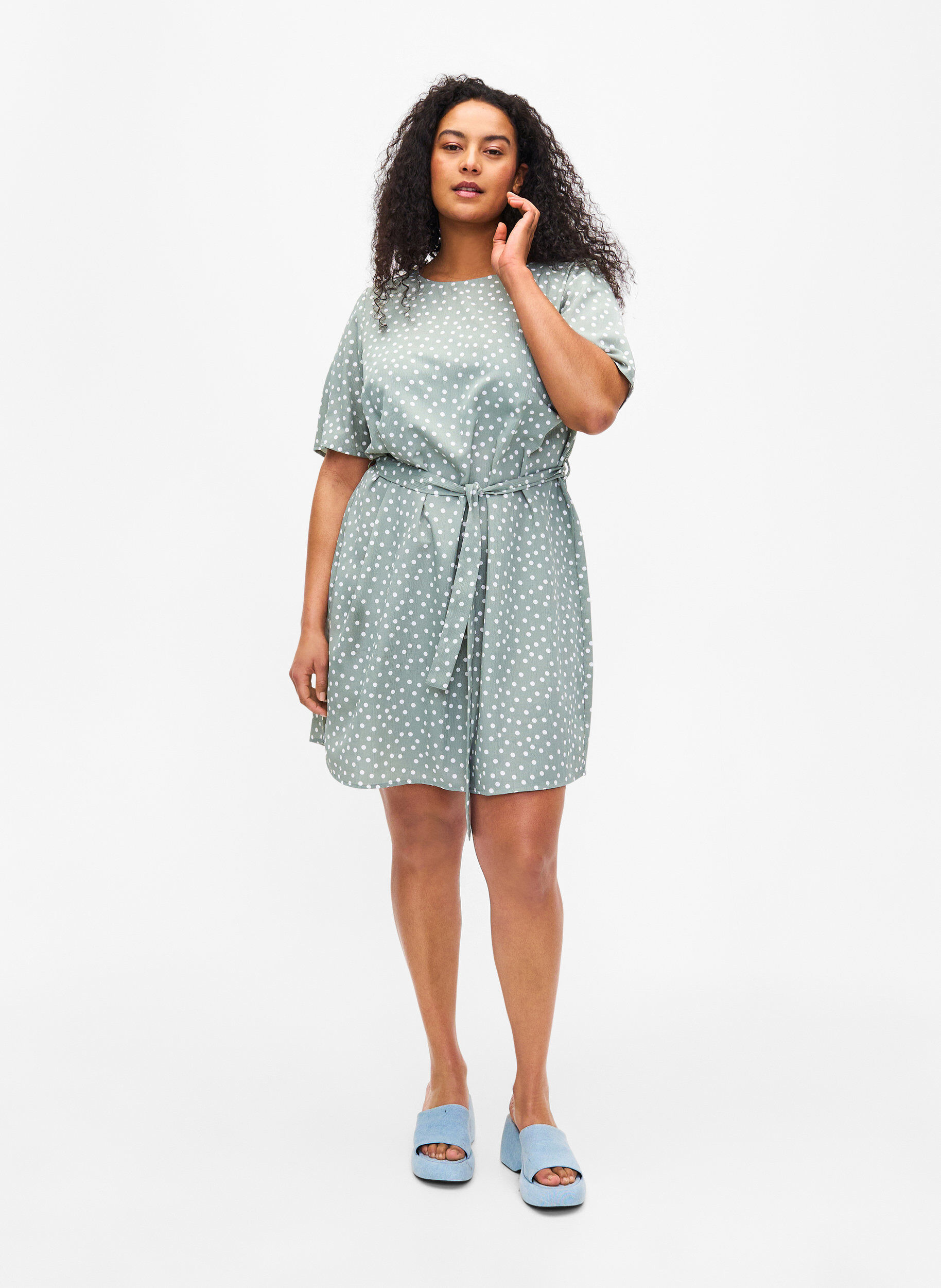 Zizzi FLASH - Robe &agrave; manches courtes avec ceinture, Iceberg Green Dot, Model image number 2