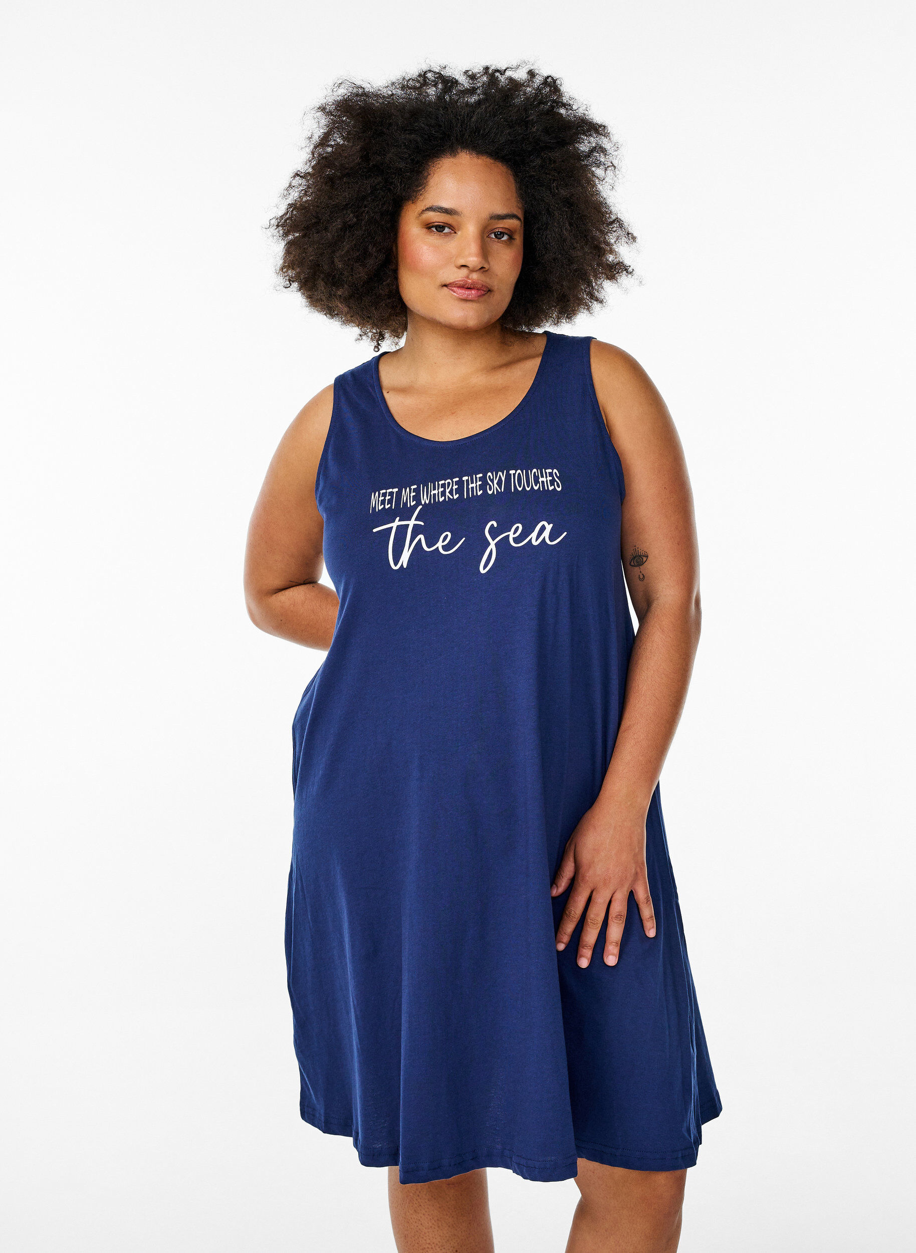 Zizzi Robe &eacute;vas&eacute;e sans manches, Bleu, Model image number 0
