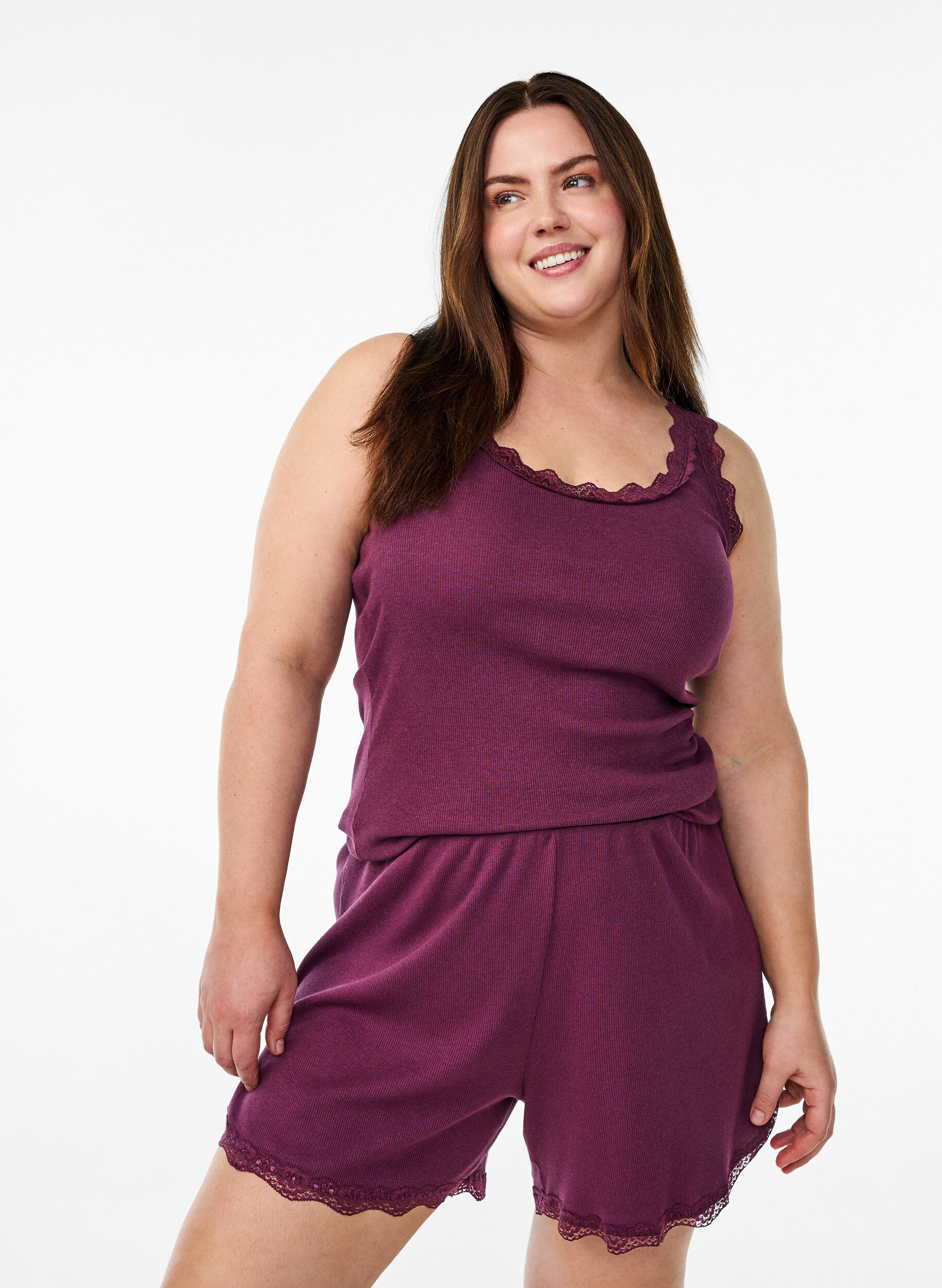 Top avec finitions en dentelle, Bordeaux fonc&eacute;, Model