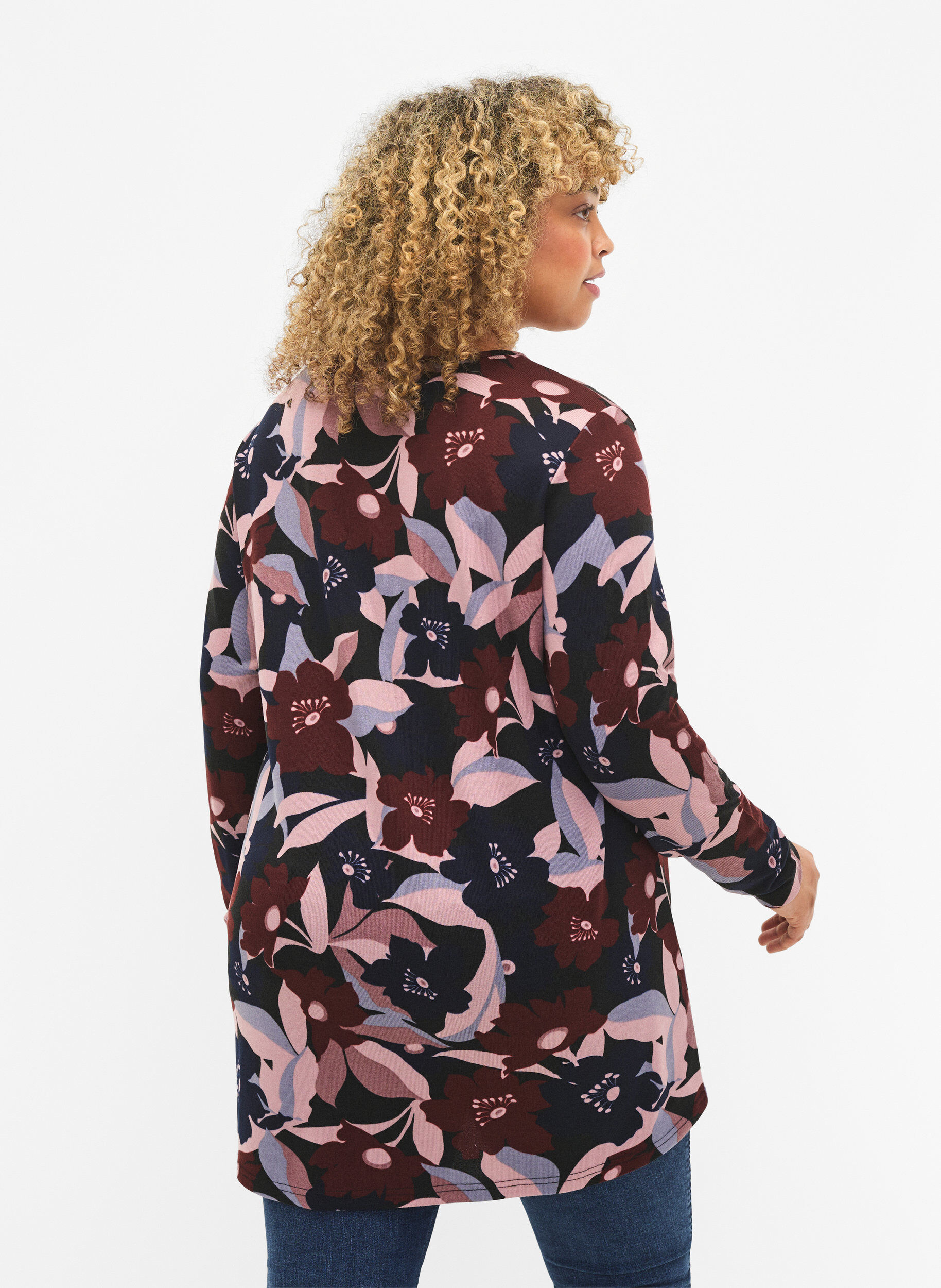 Zizzi Blouse florale &agrave; manches longues, Black Rose Flower, Model image number 1