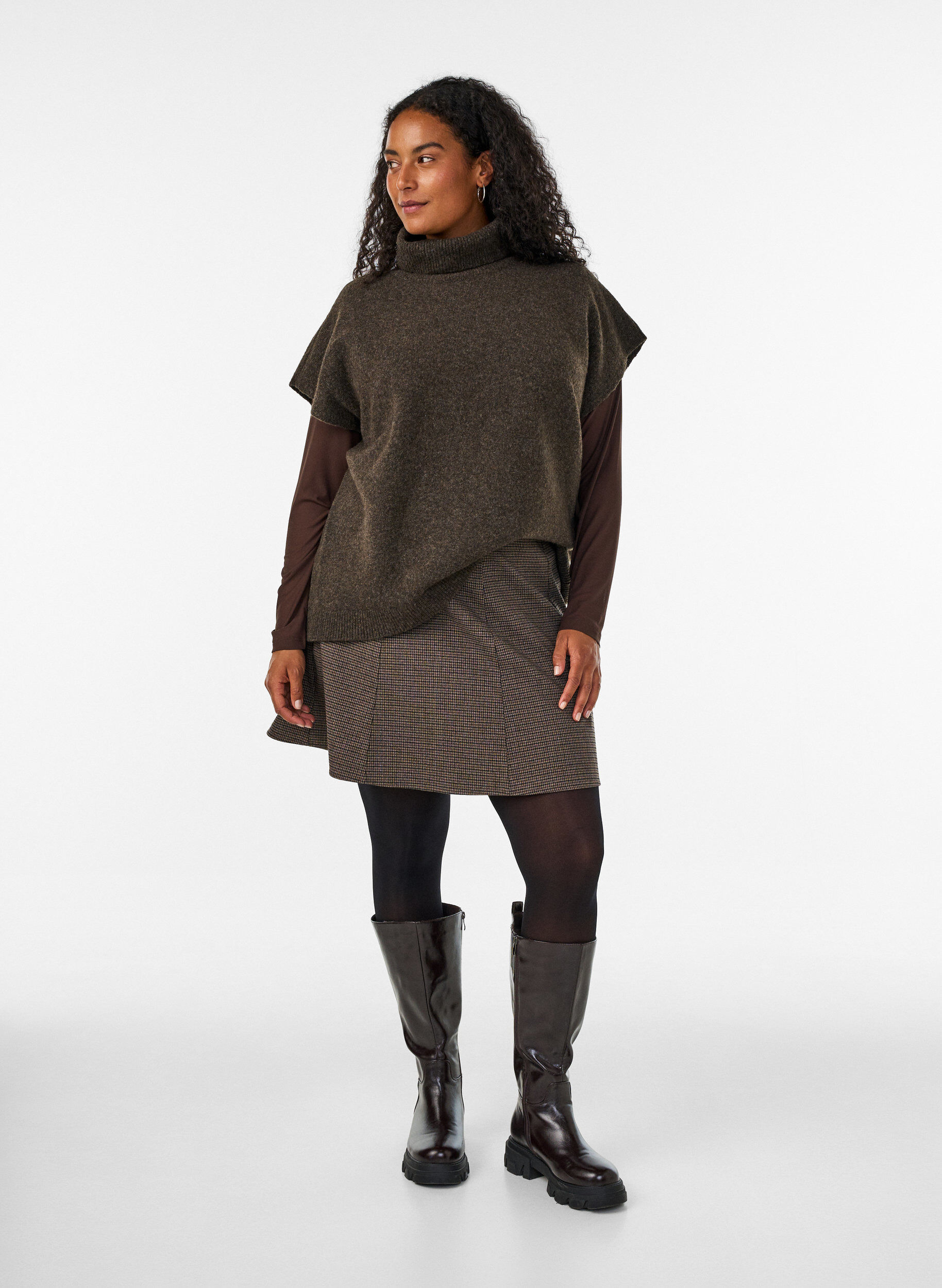ZizziGilet en maille &agrave; col roul&eacute;, Marron, Model image number 1