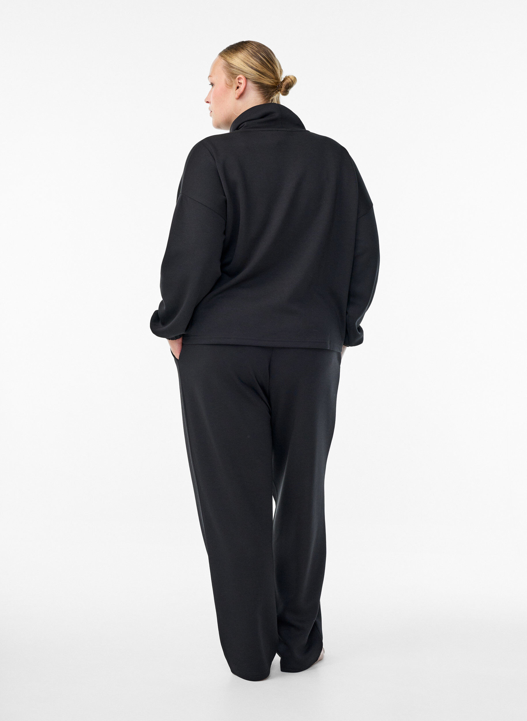 Zizzi Pantalon ample en modal m&eacute;lange, Noir, Model image number 1