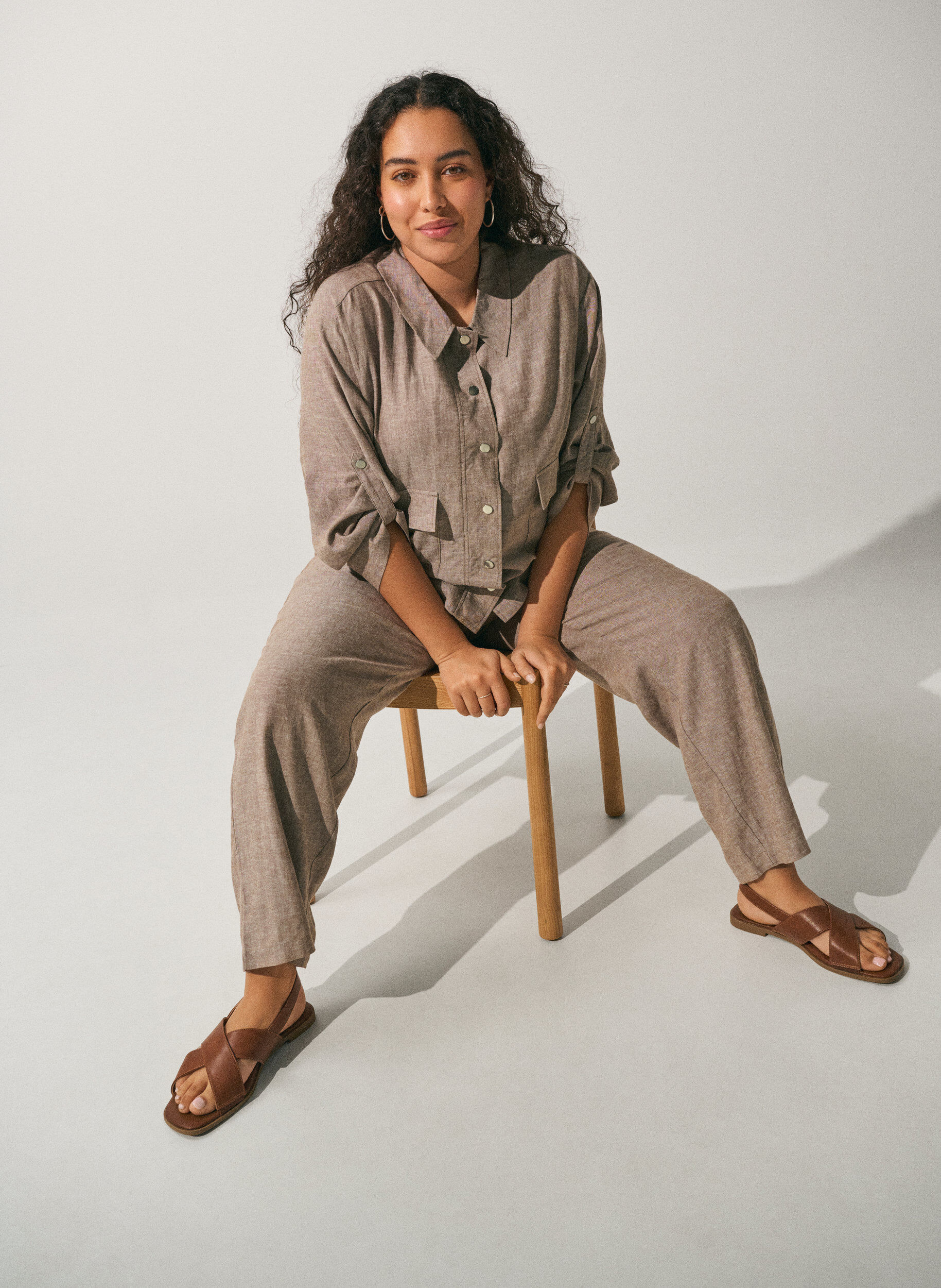 Zizzi Pantalon ample en lin et viscose, Marron, Image image number 0