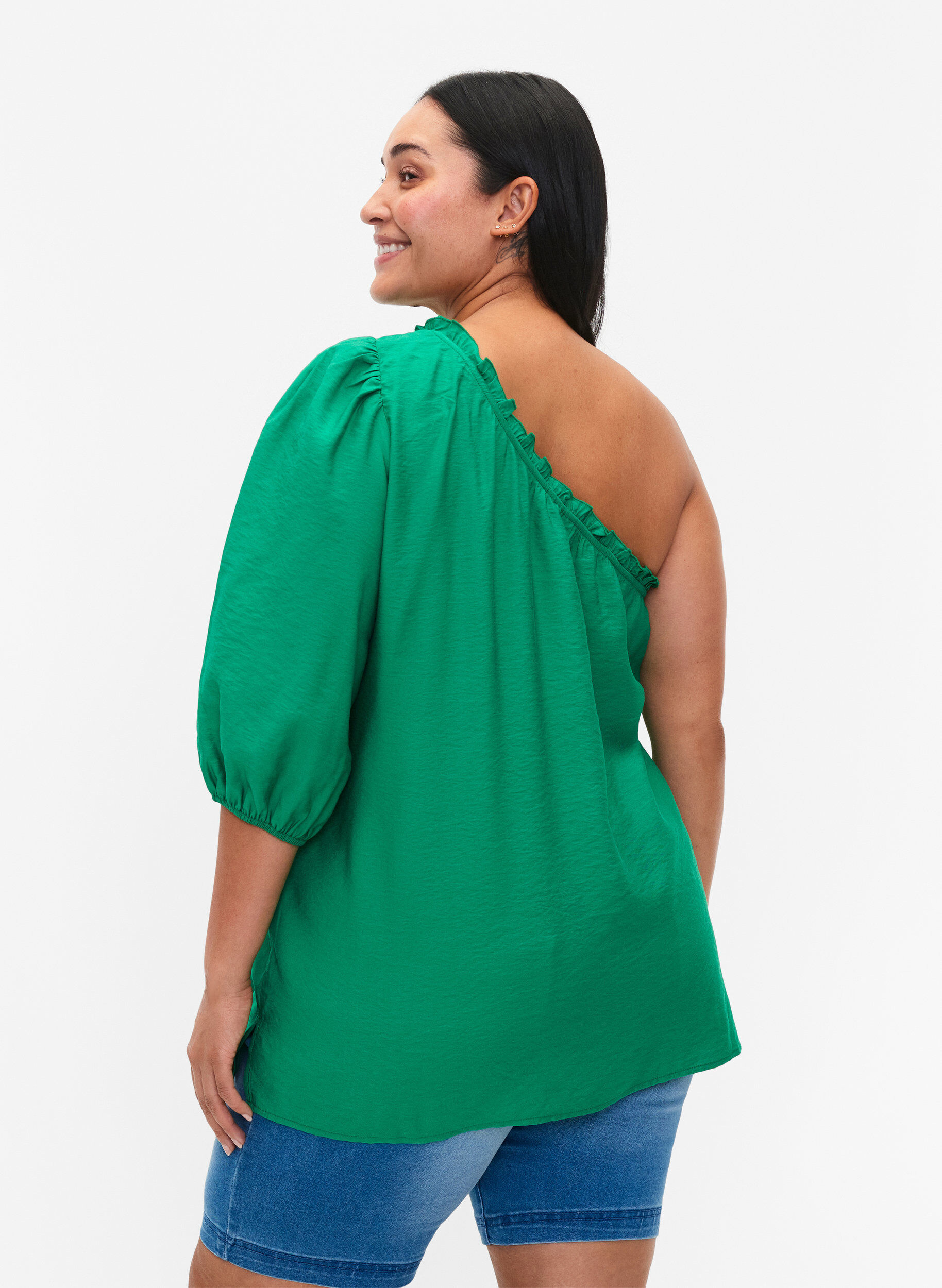 Zizzi blouse &agrave; une &eacute;paule en viscose, Vert, Model image number 2