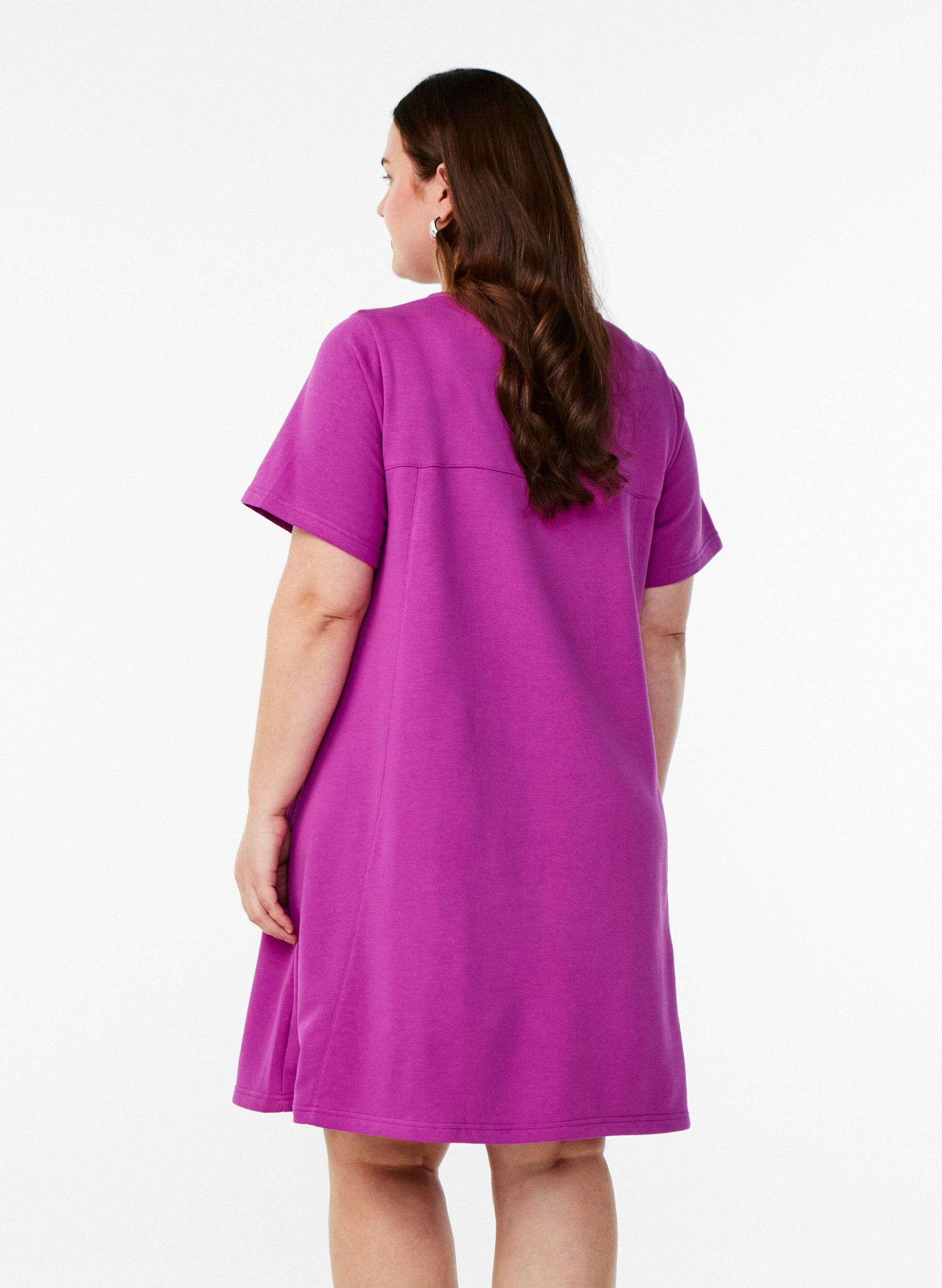 Zizzi Robe en jersey &agrave; manches courtes et poches, Violet, Model image number 2