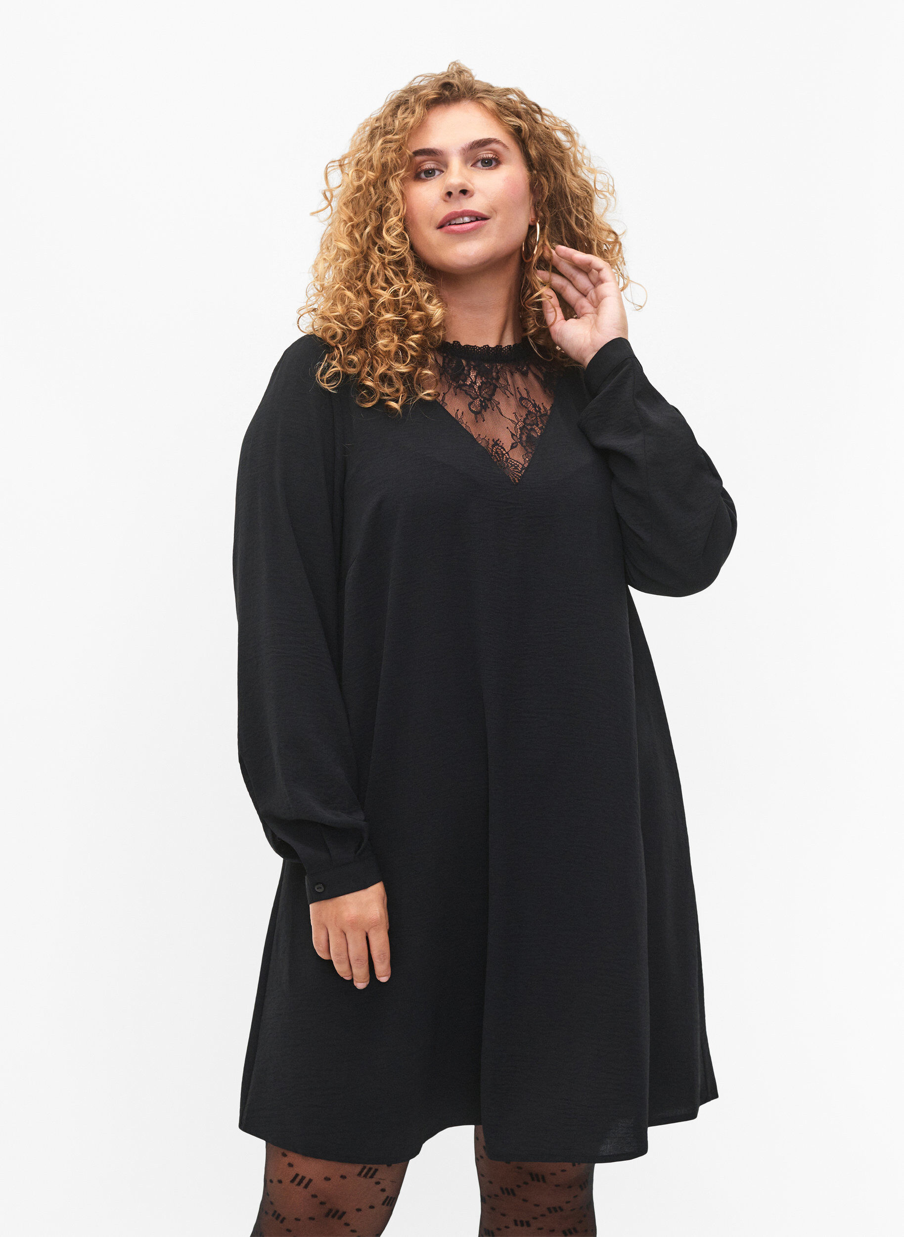 Zizzi Robe avec d&eacute;tails en dentelle, Black, Model image number 0