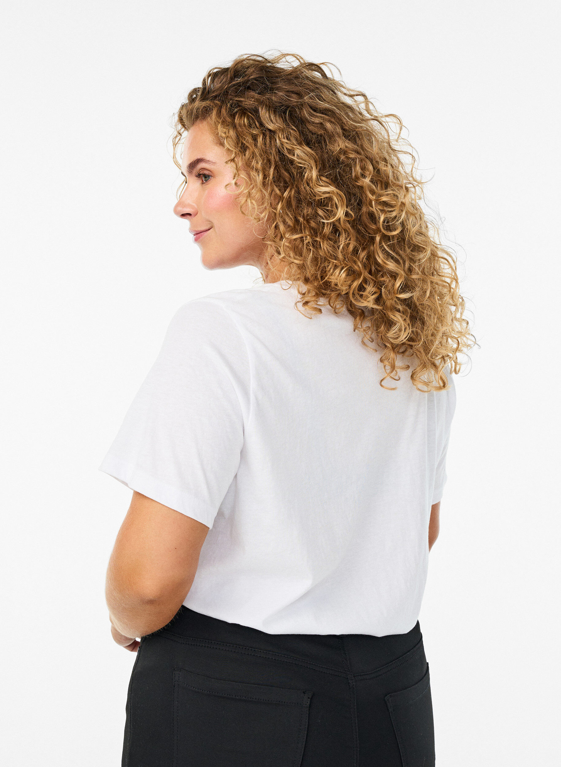 Zizzi T-shirt &agrave; manches courtes avec col V, Blanc, Model image number 2