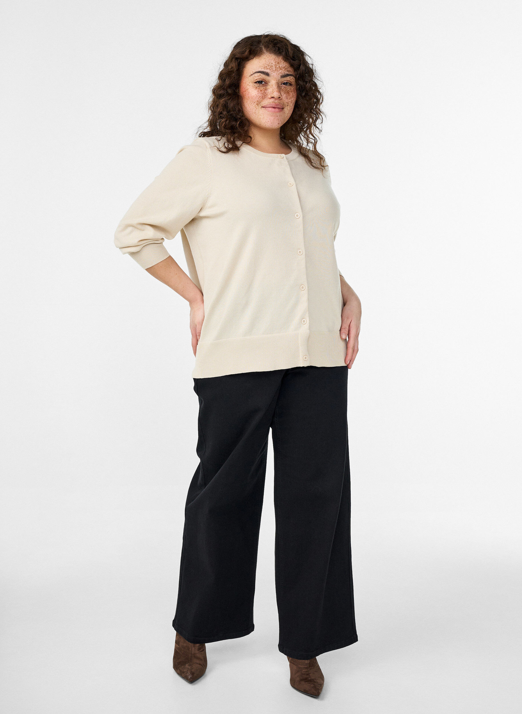 Zizzi Cardigan en maille fine avec col rond, Beige, Model image number 1