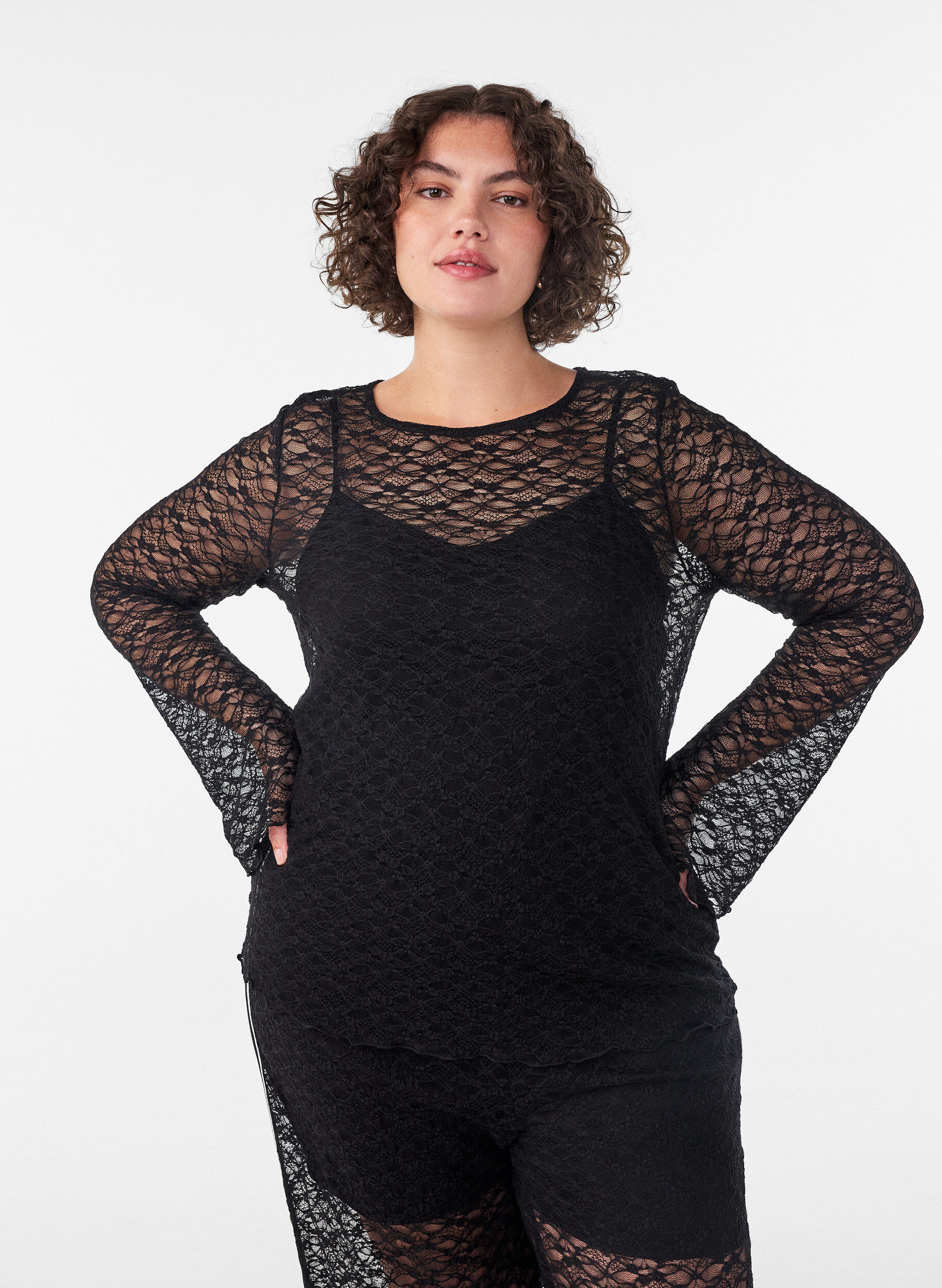 ZizziBlouse en dentelle transparente avec manches longues, Noir, Model image number 0