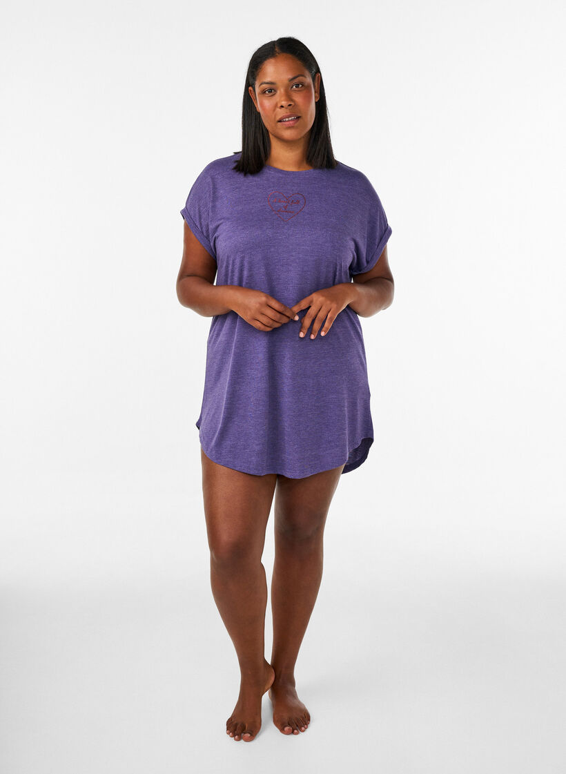 Chemise de nuit &agrave; manches courtes avec imprim&eacute; de texte, Violet, Model image number 1
