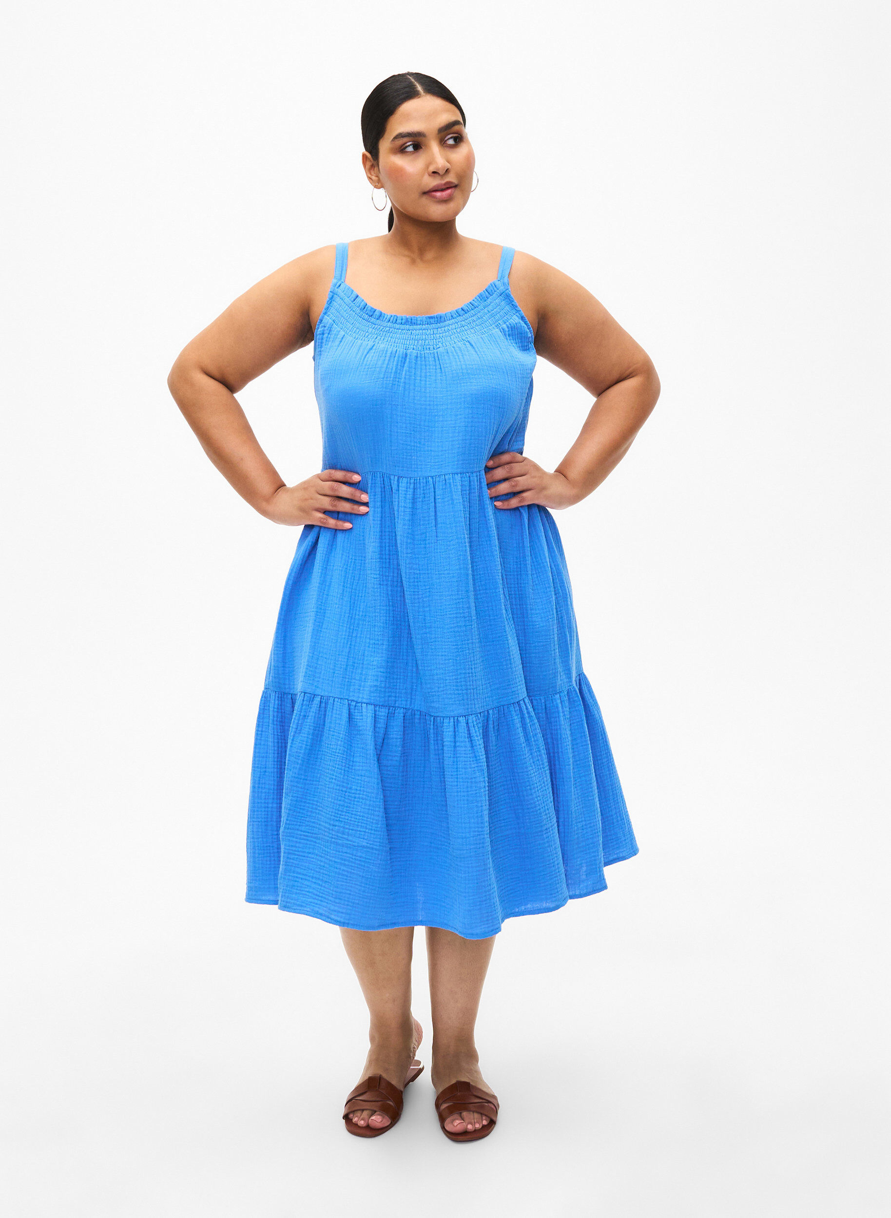 Zizzi Robe simple &agrave; bretelles en coton, Marina, Model image number 2