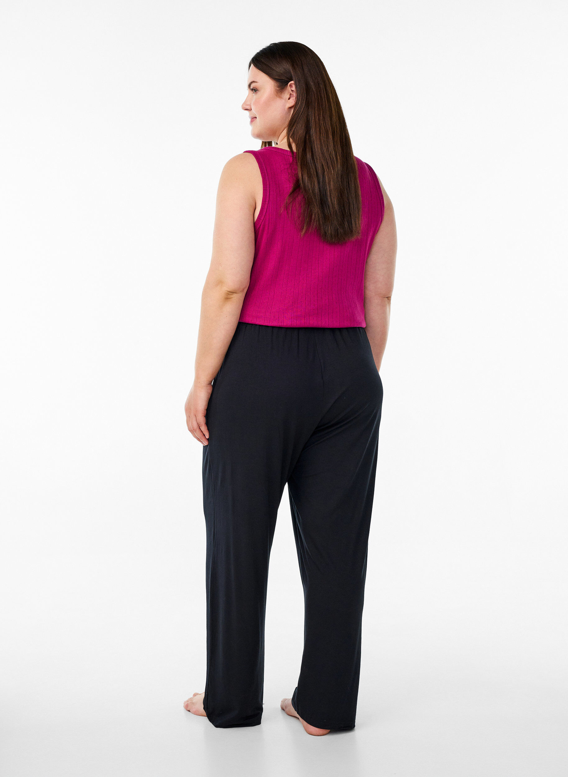 Zizzi Pantalon de nuit ample en jersey de viscose avec poches, Noir, Model image number 1