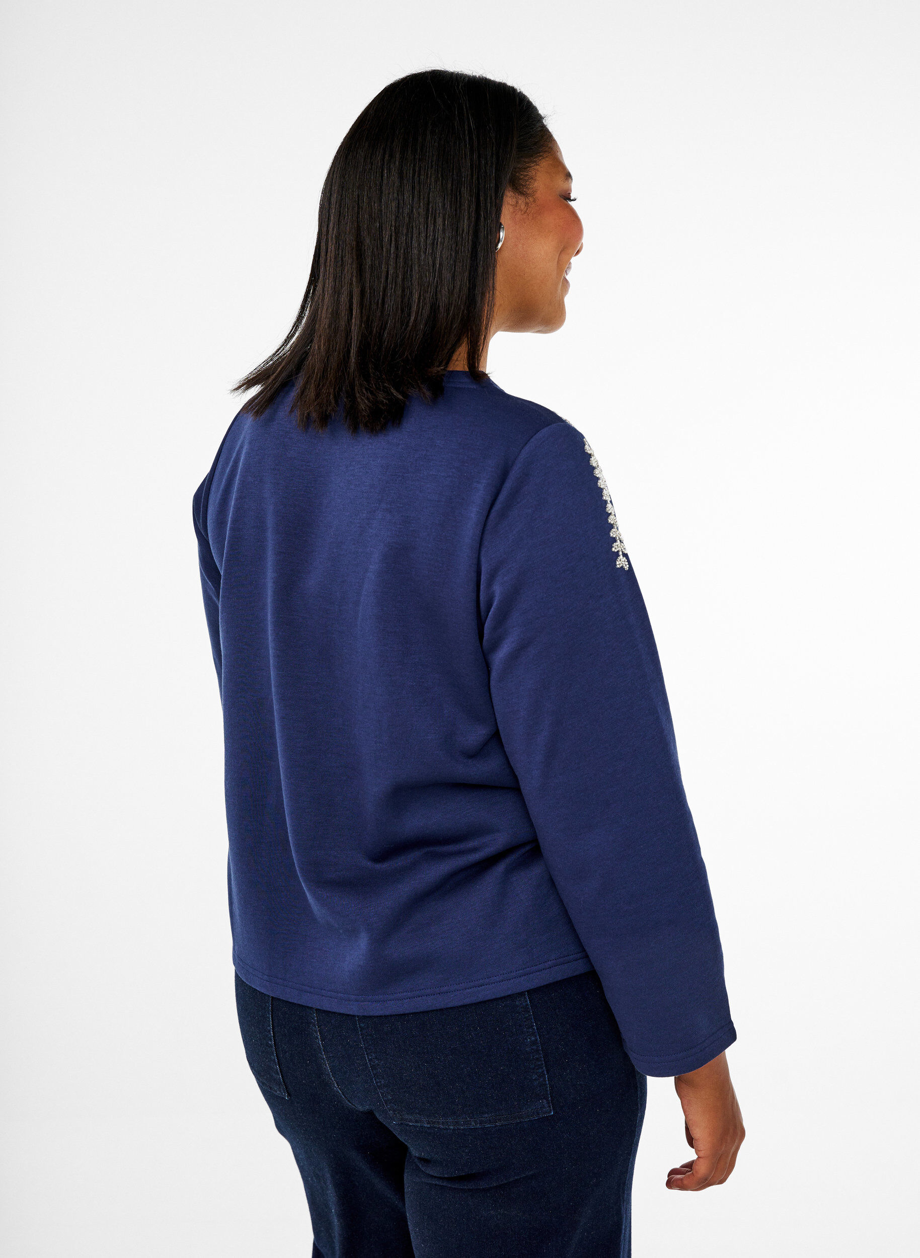 Zizzi Sweat-shirt court &agrave; d&eacute;tails perl&eacute;s, Bleu, Model image number 2