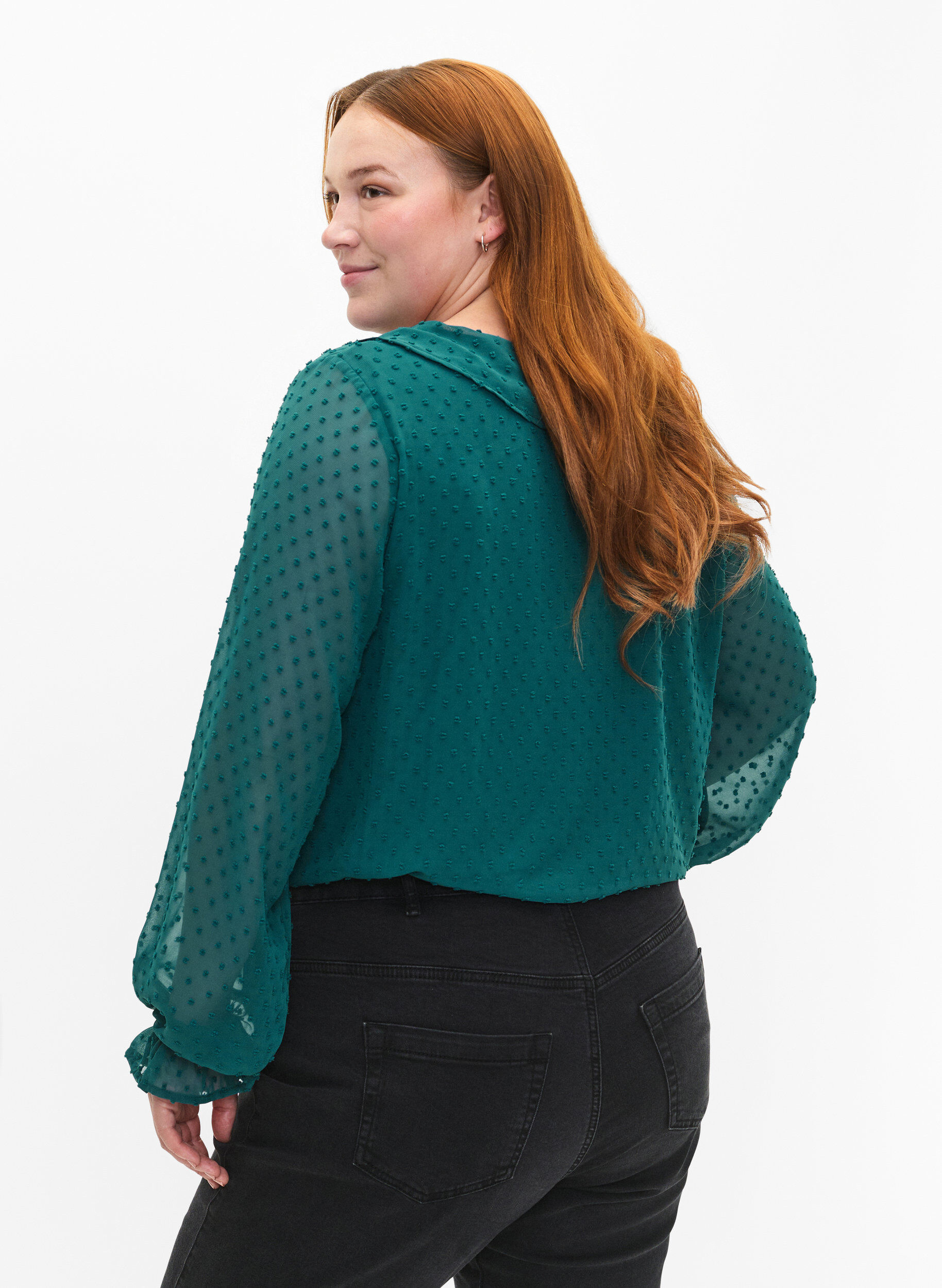 Zizzi Blouse avec volants et texture en pointill&eacute;s, Shaded Spruce, Model image number 1