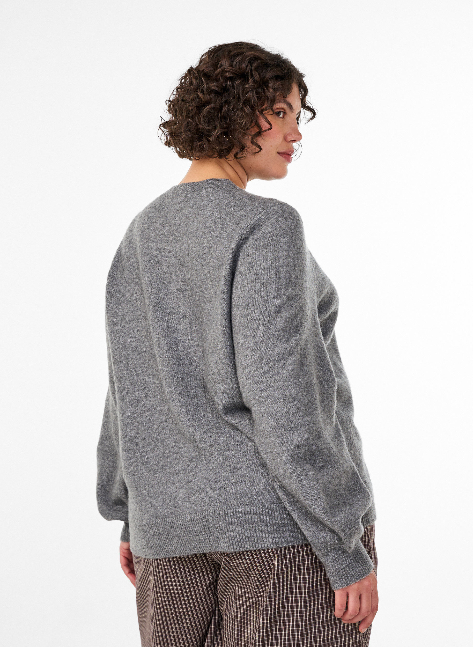 ZizziCardigan en maille douce avec boutons dor&eacute;s, Gris, Model image number 2