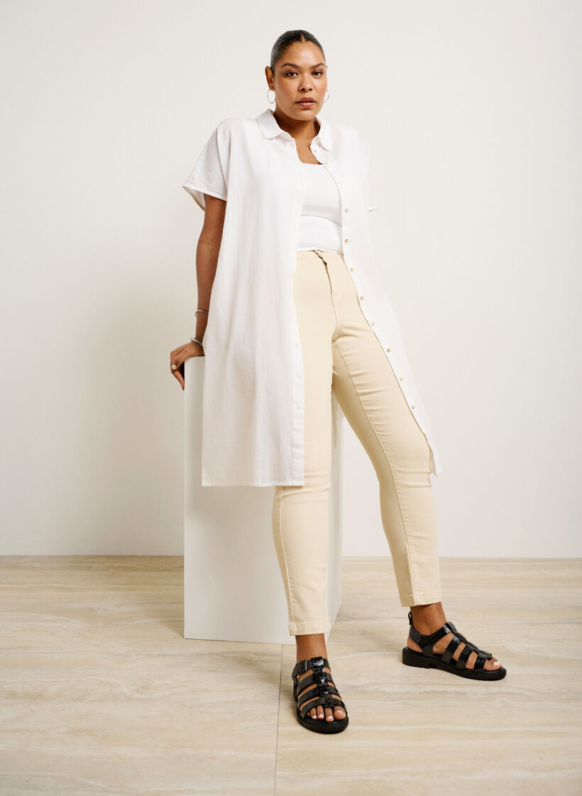 Sandale large en cuir de crocodile brillant, Black, Image image number 0