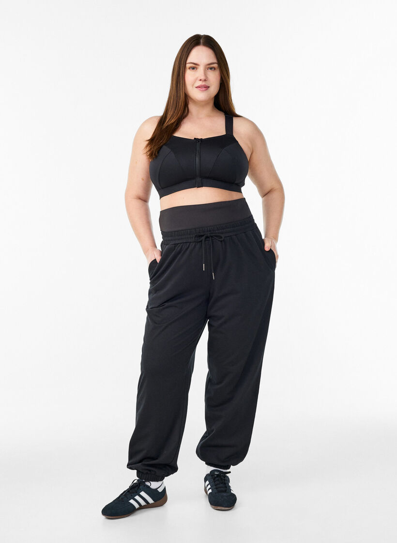 Pantalon de jogging avec une ceinture large, Noir, Model image number 1