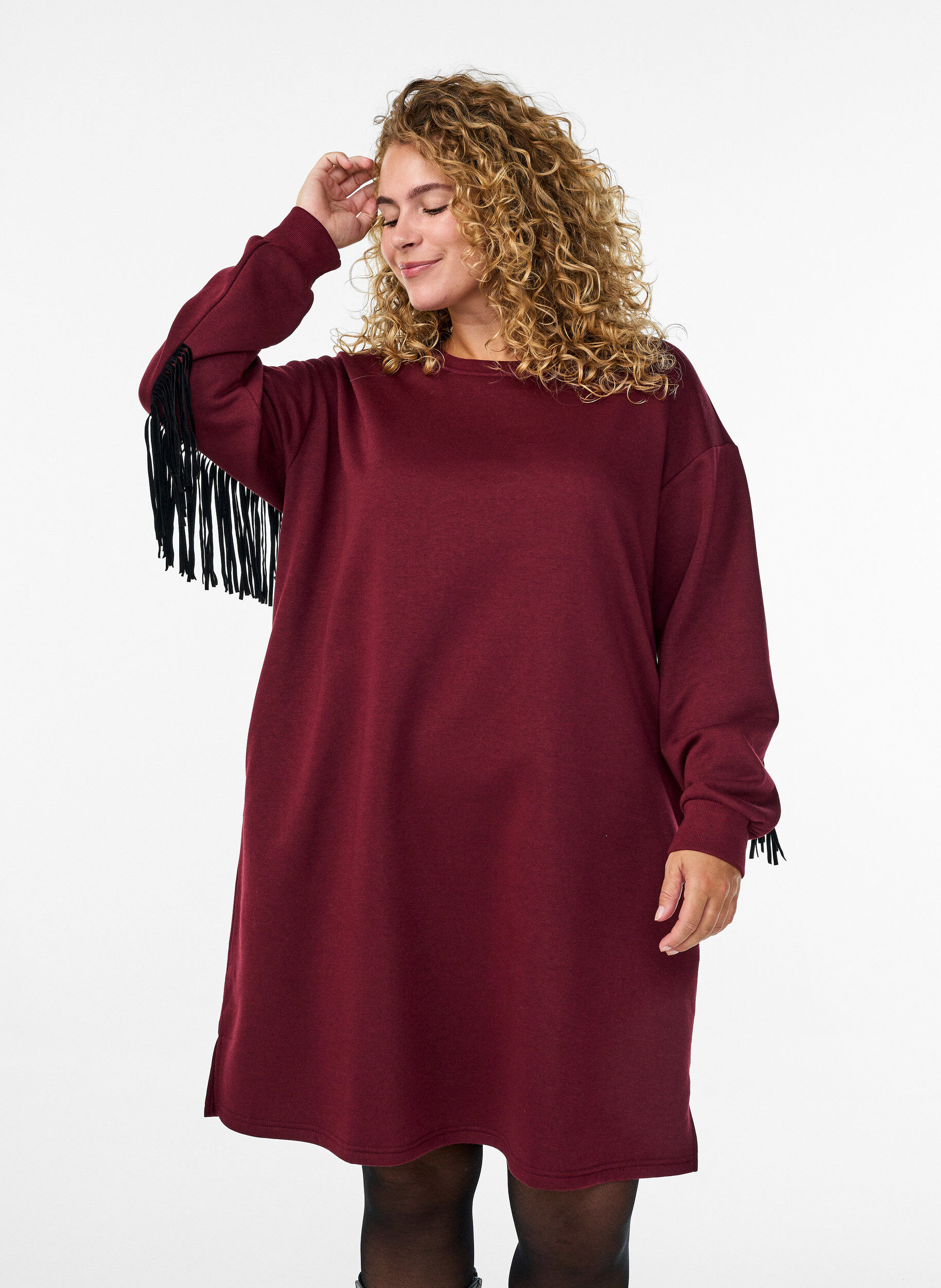 Zizzi Robe sweat mi-longue avec franges, Bordeaux fonc&eacute;, Model image number 1