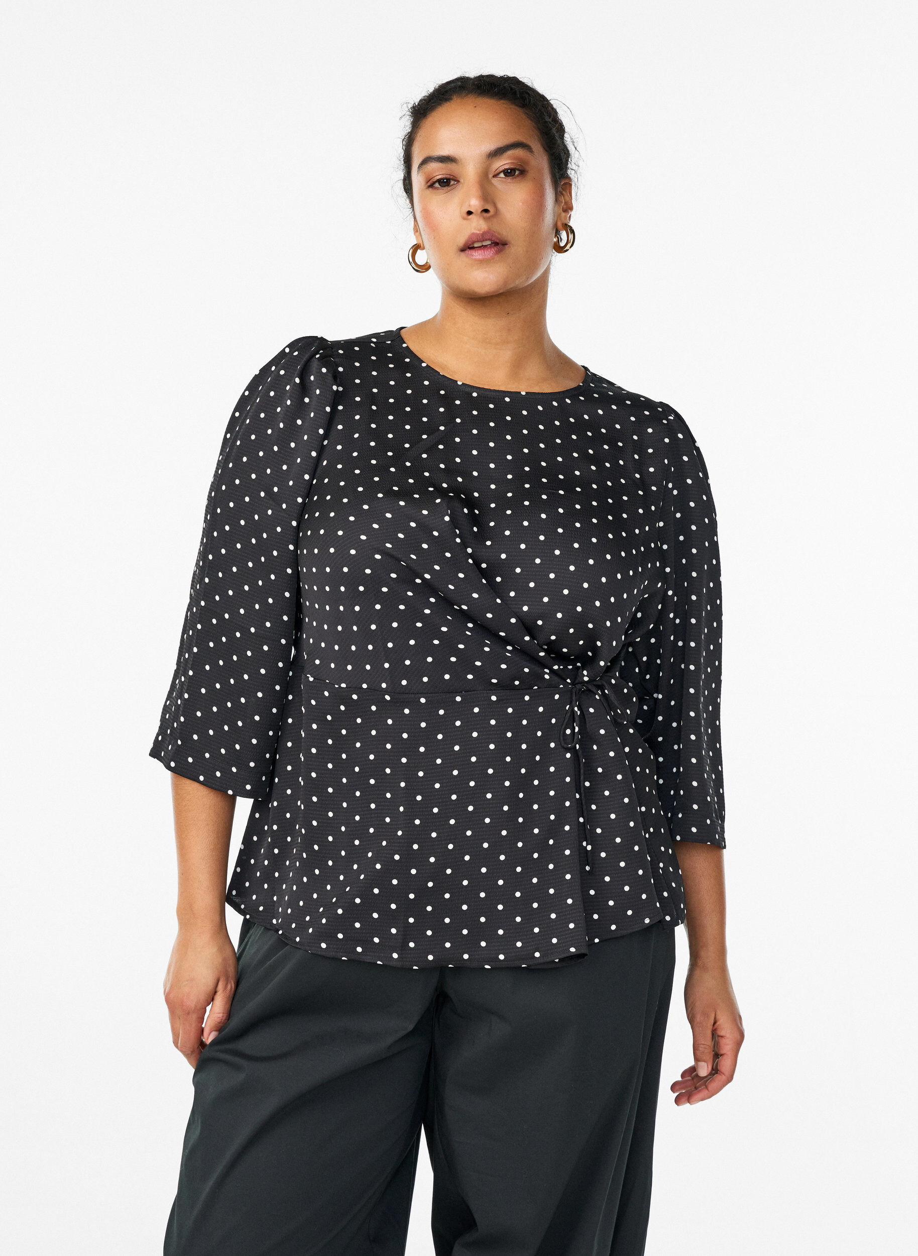 Blouse &agrave; pois avec lien &agrave; nouer et manches 3/4, Noir, Model
