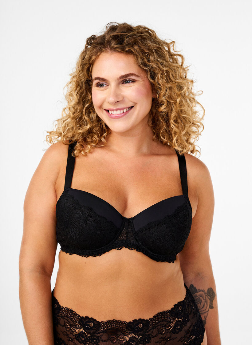 Soutien-gorge avec dentelle et rembourrage, Noir, Model image number 0