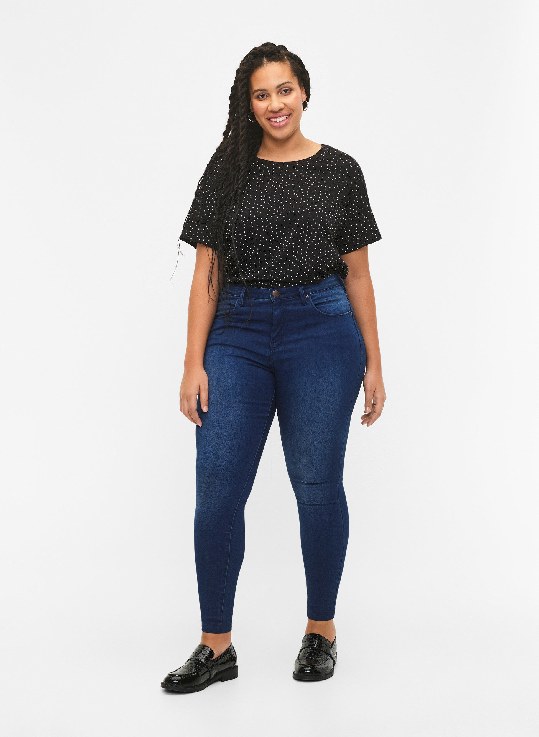 Zizzi T-shirt &agrave; pois en coton biologique	, Noir, Model image number 1