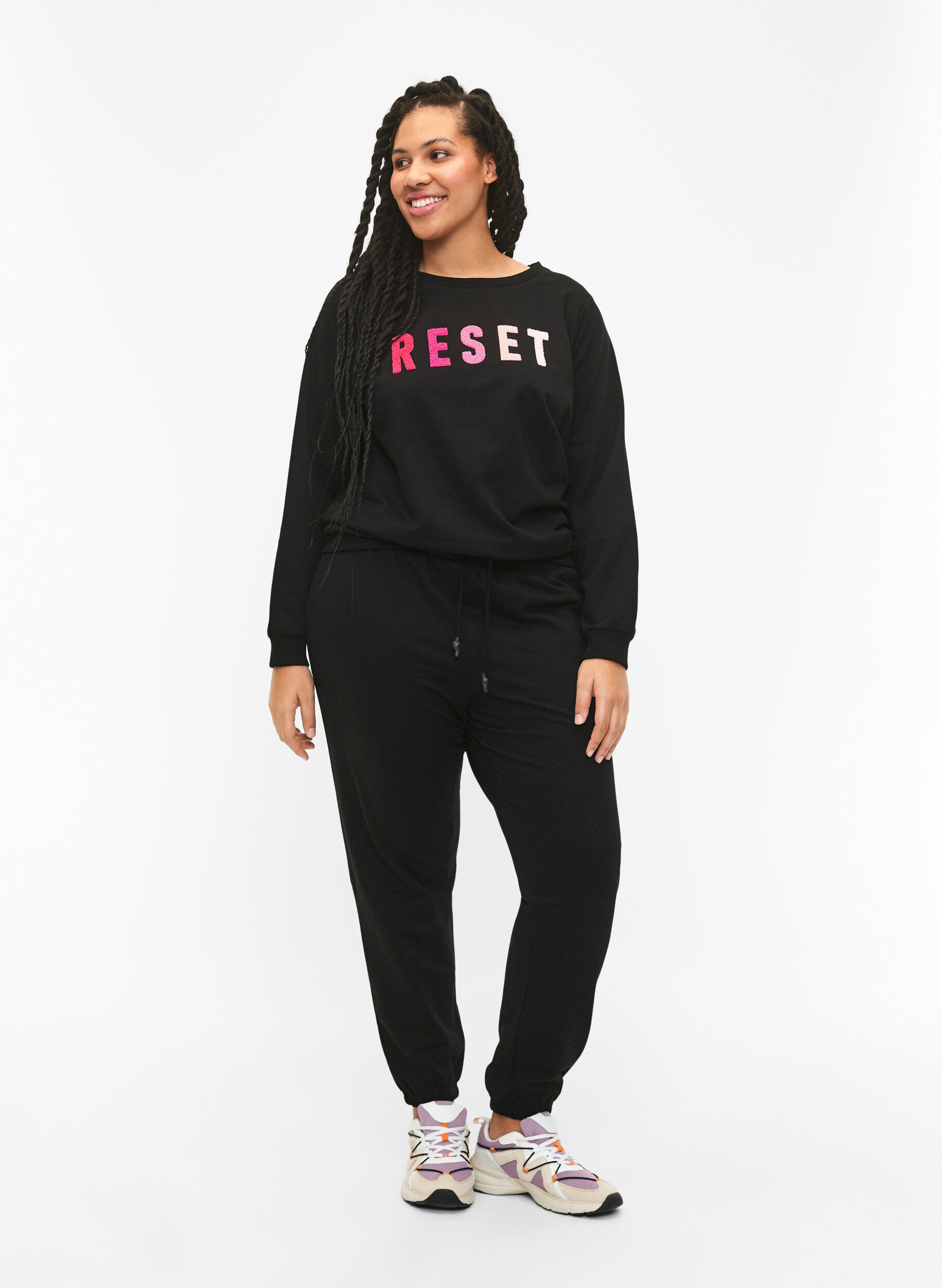 Zizzi Sweatshirt avec texte, Black W. Reset, Model image number 3