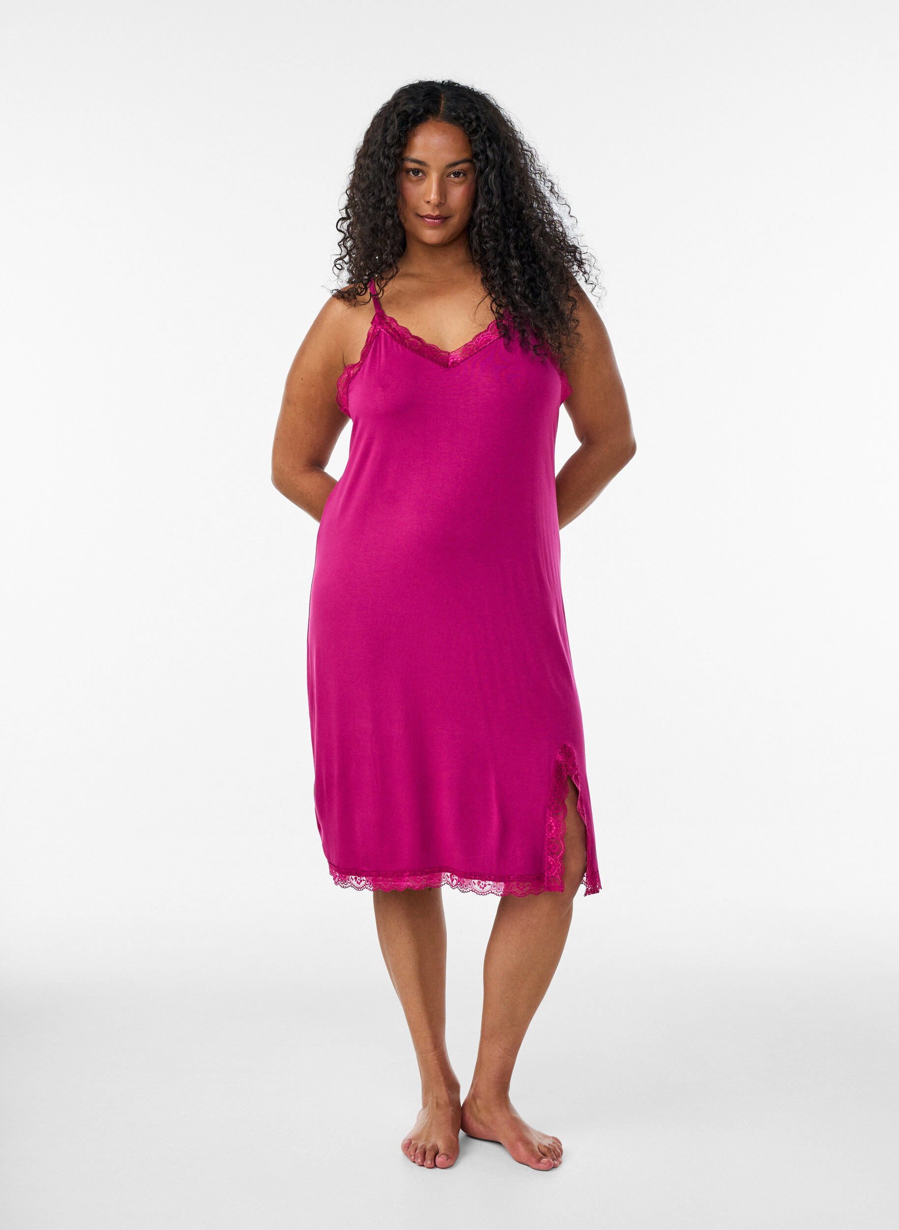 ZizziNuisette en viscose avec dentelle et fentes, Bordeaux, Model image number 0
