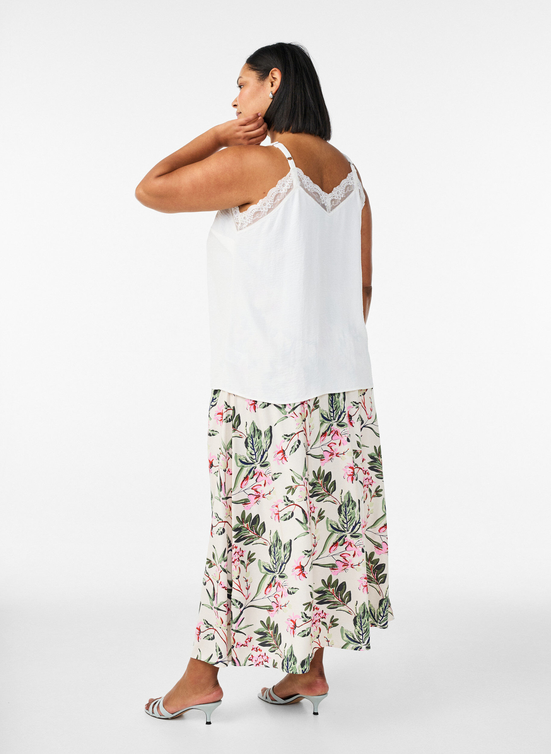 Zizzi Jupe longue en viscose avec smocks, Vanille, Model image number 1
