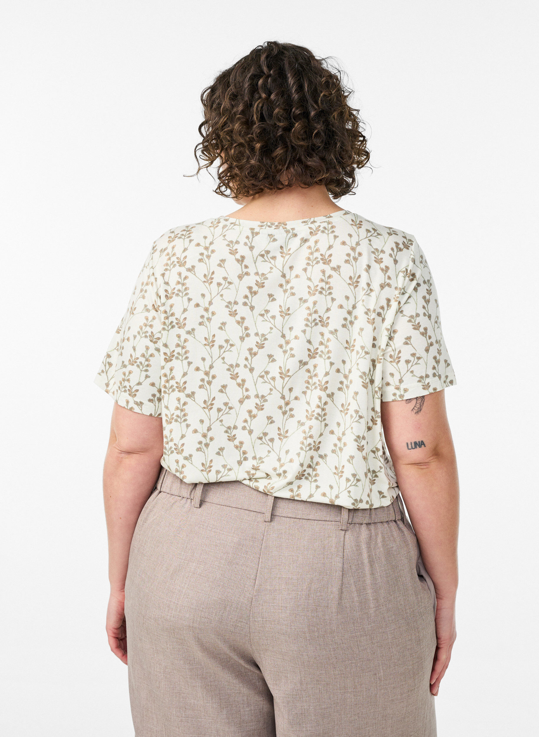 ZizziT-shirt avec imprim&eacute; floral, Vanille, Model image number 2