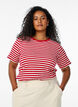 T-shirt ray&eacute; &agrave; texture c&ocirc;tel&eacute;e, Rouge, Model image number 0