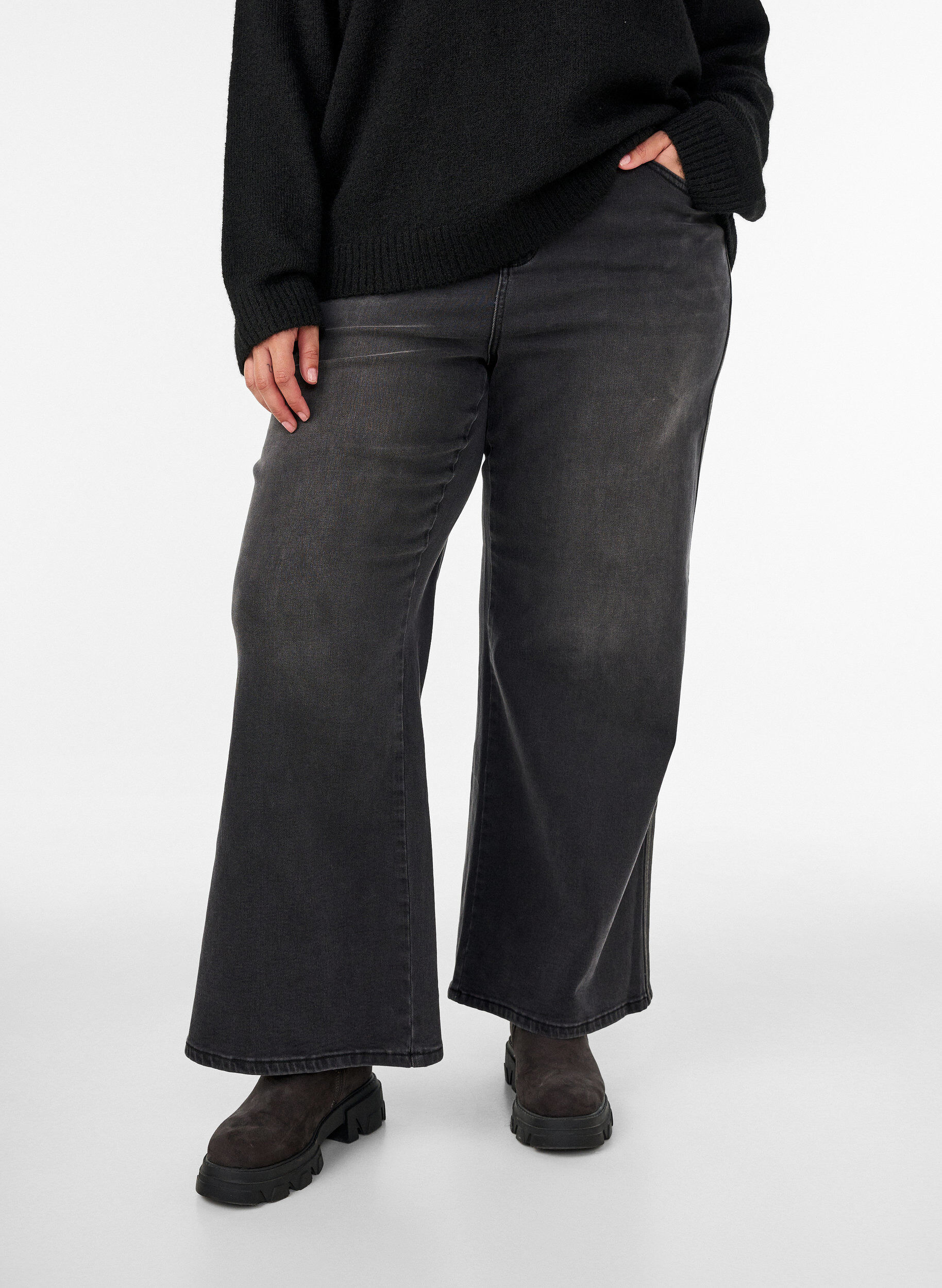ZizziJean coupe ample avec d&eacute;tails verticaux en denim, Gris anthracite, Model image number 3