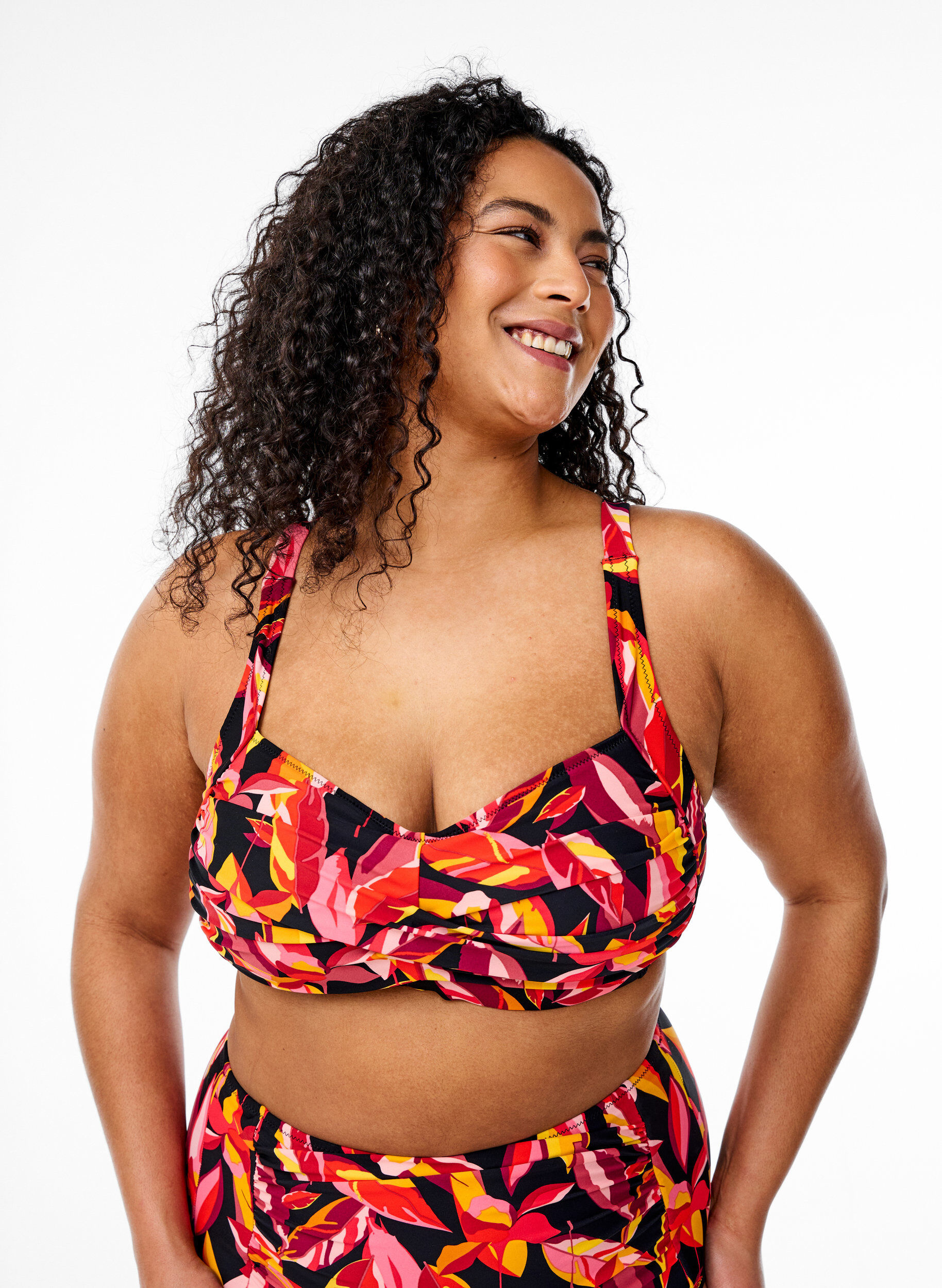 Zizzi Haut de bikini rembourr&eacute; et imprim&eacute;, Rouge, Model image number 0