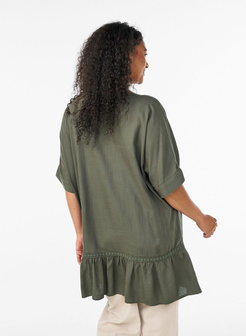 Tunique en viscose avec boutons et ourlet &agrave; volants, Vert, Model image number 2